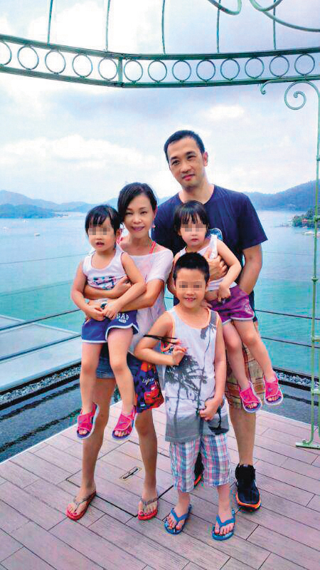 彭佳慧嫁給王丕仁後,接連生了1子2女,一家5口常曬幸福,但這1年來消失臉書。