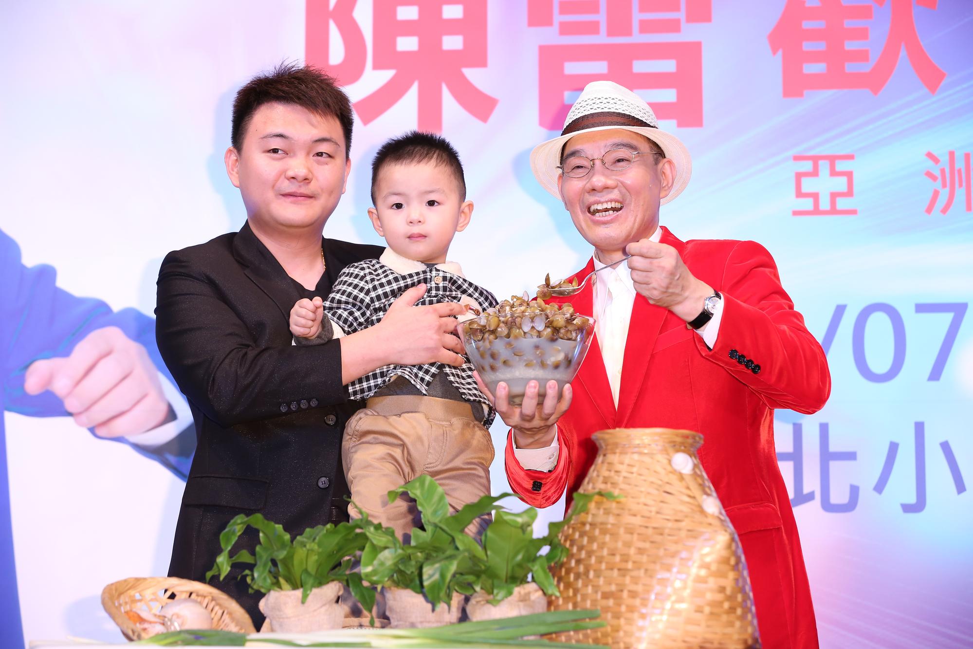 已當阿公的陳雷，忍不住獻寶稱2歲孫子會學他的歌〈猴賽雷〉。