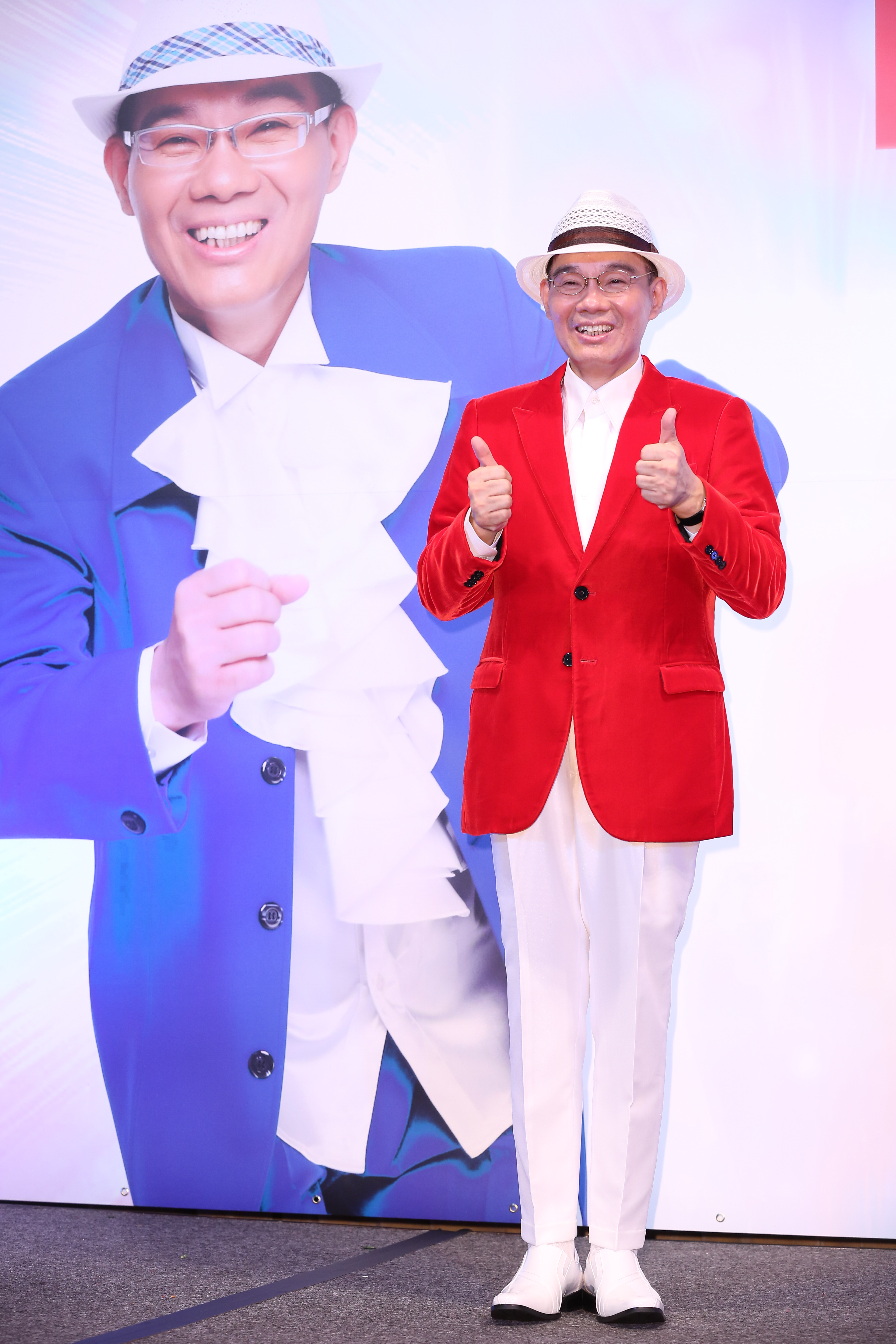 陳雷一個禮拜進健身房4、5次，一次1至2小時，練出腹肌。