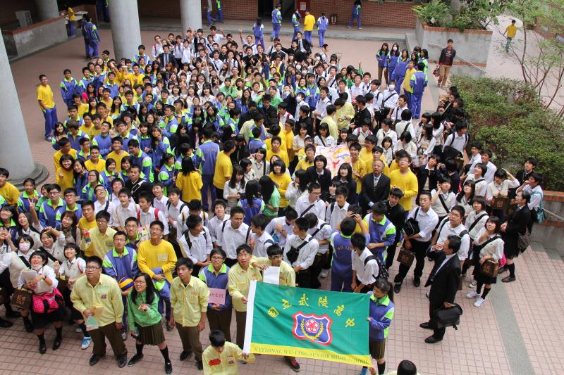 近來武陵高中學生為了要不要升旗與校長鬧得不可開交。（桃園市政府教育局提供）