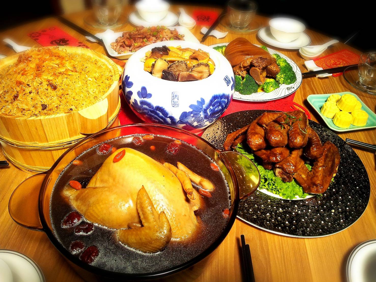 民視掛保證，還曾請出《娘家》演員試吃的整桌年菜，看起來很澎湃。