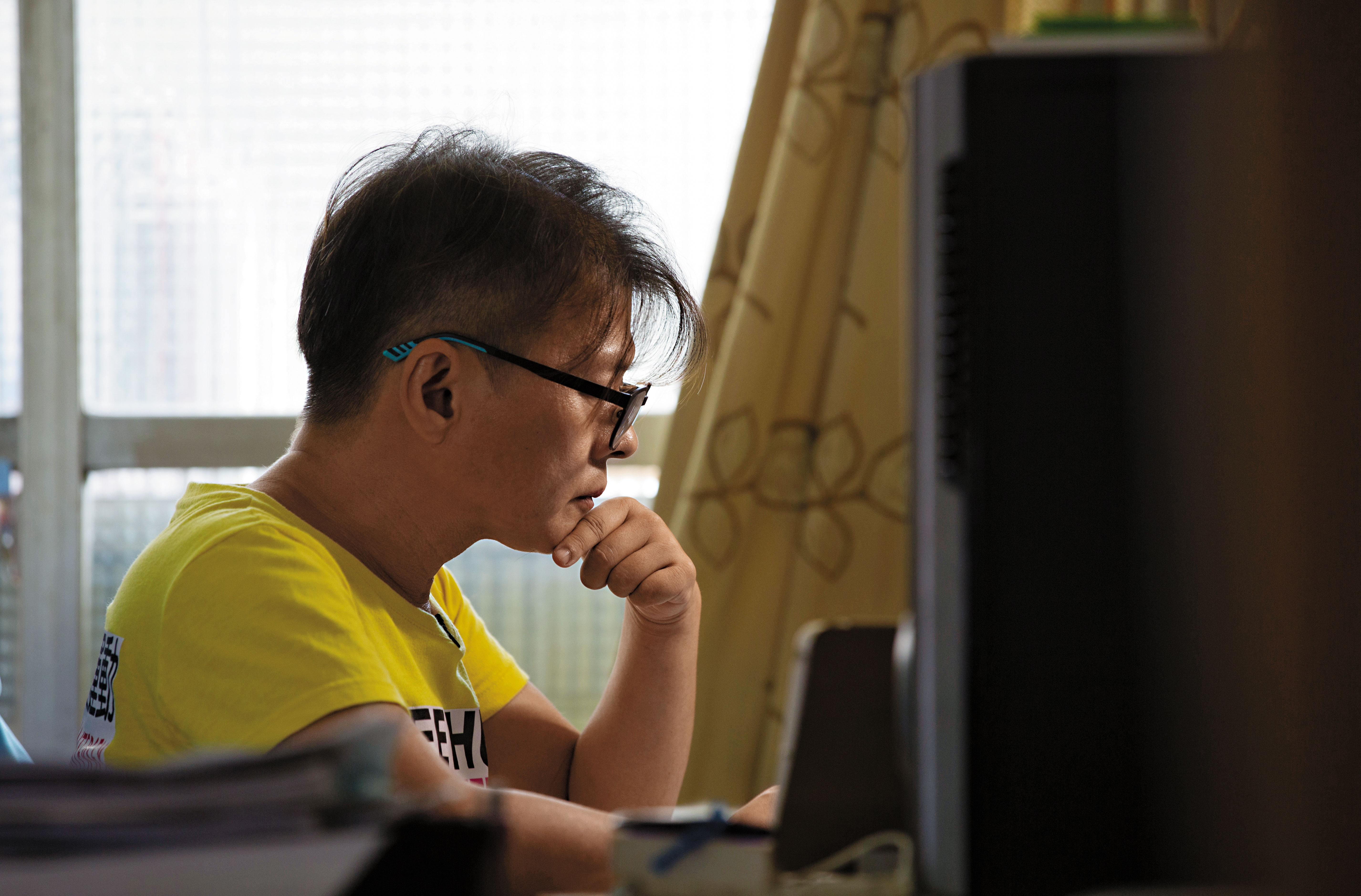 身為國際陰陽人組織OII網站中文版創辦人，丘愛芝每天整理國際上最新的陰陽人資訊、翻譯相關文章。
