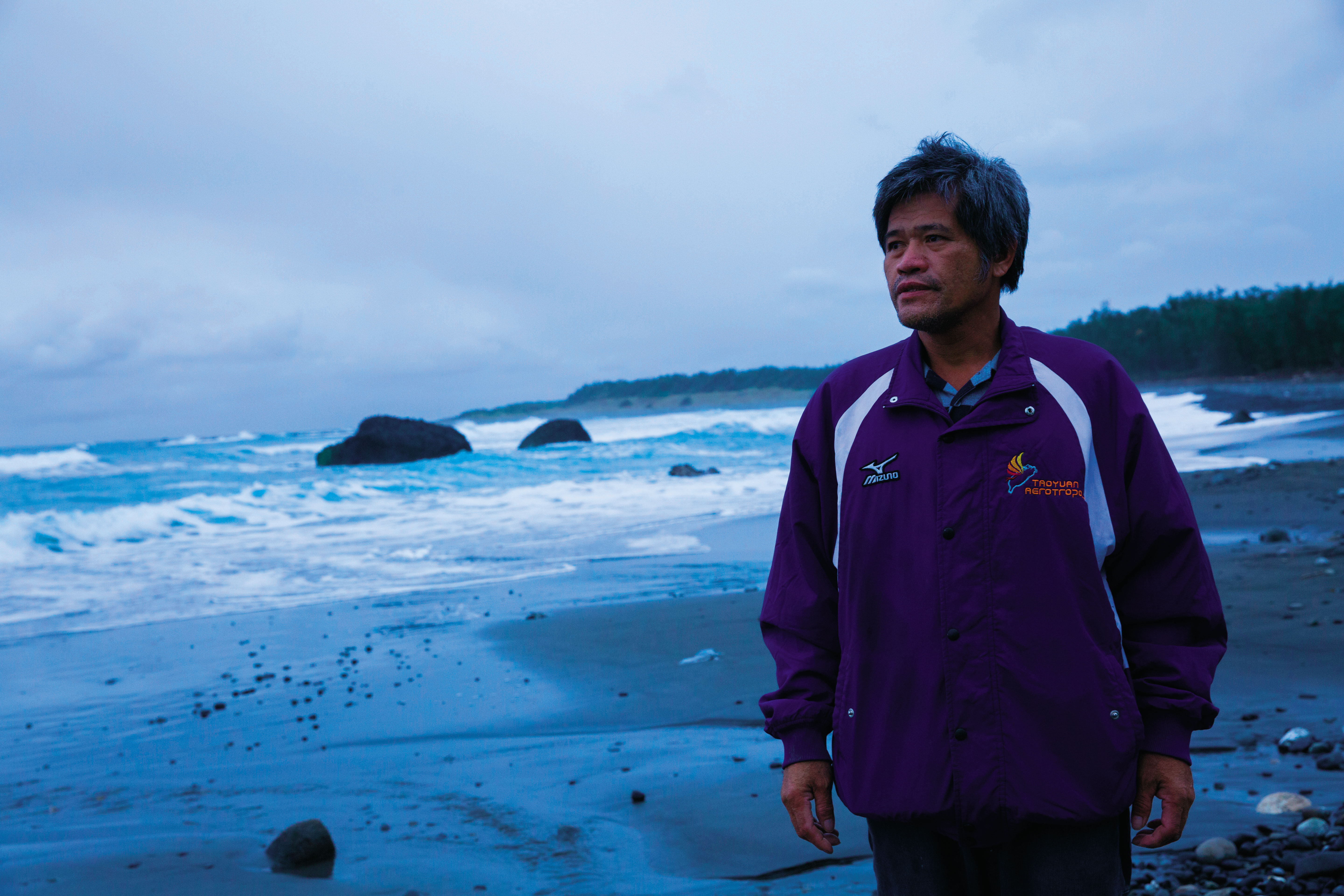 廖家4兄弟來自台東成功鎮依山傍海的都歷部落，廖忠義（圖）小時常跟哥哥、弟弟們上山放牛，或到海邊玩。