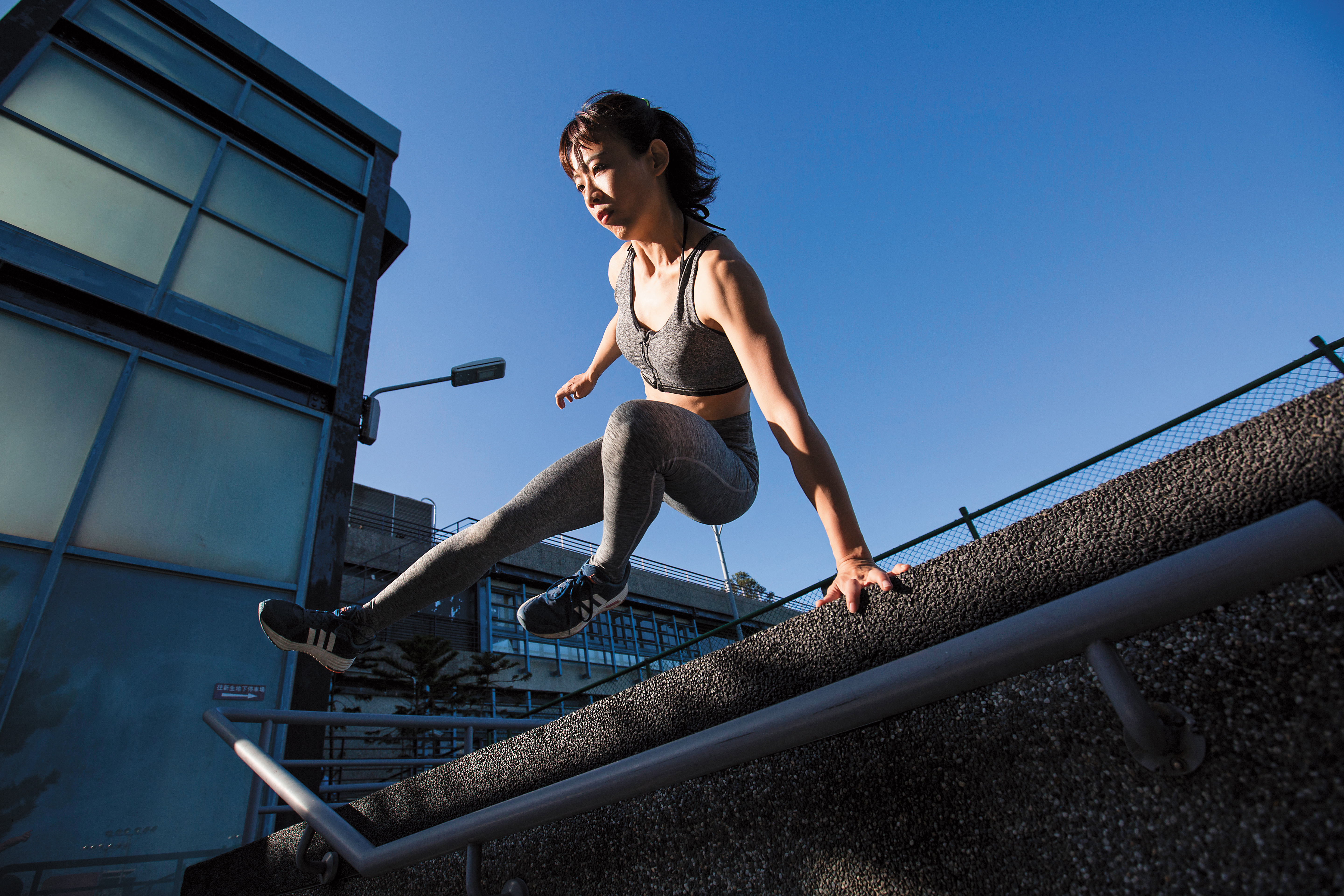 採訪前陳竹音事先勘景，選定多個動作表演地點，她珍惜每一次拍攝的機會，力求表現到最好。