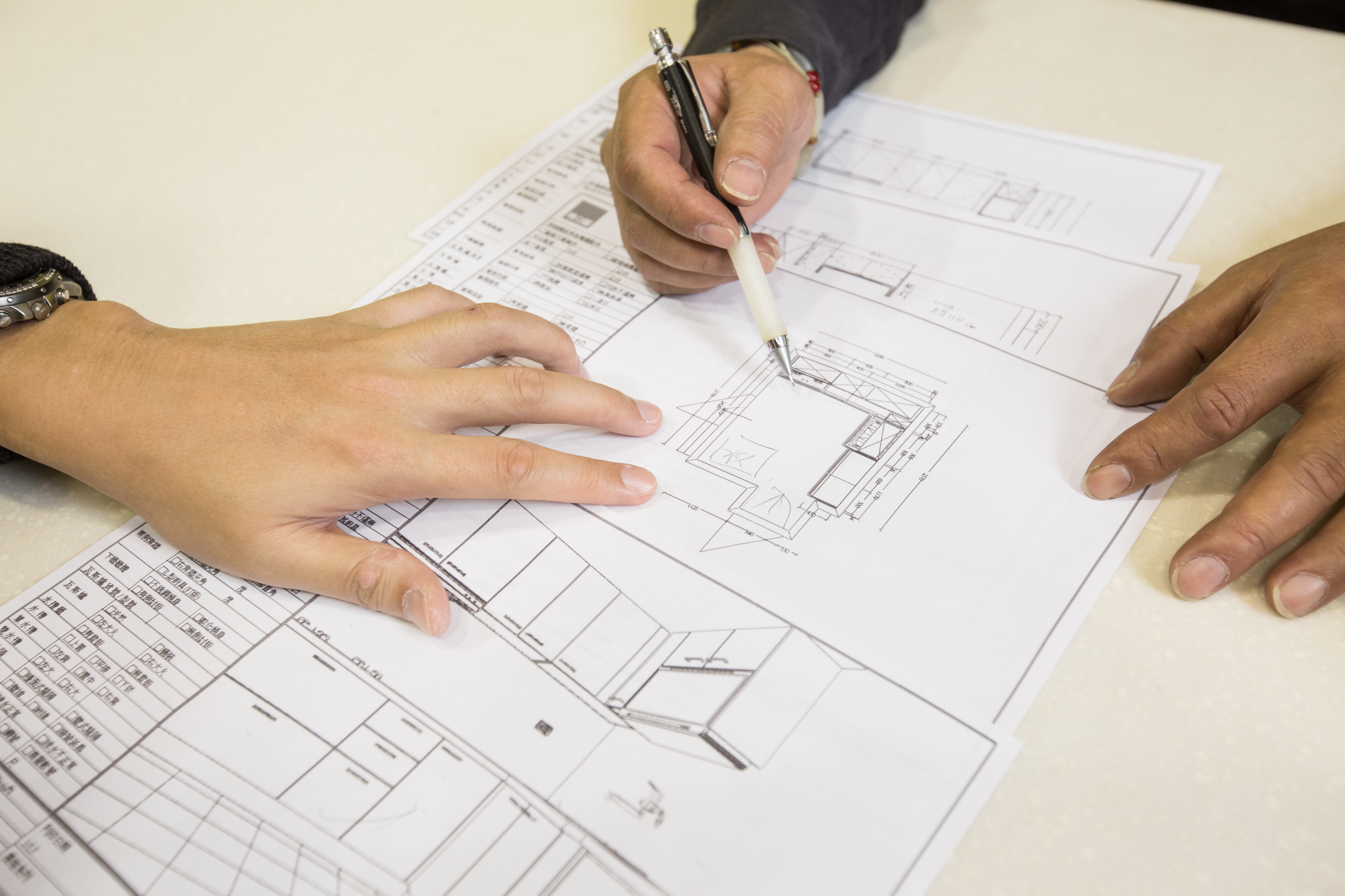 室內整修要事先規劃、照圖施工，忌諱做到一半追加變更，徒增費用。