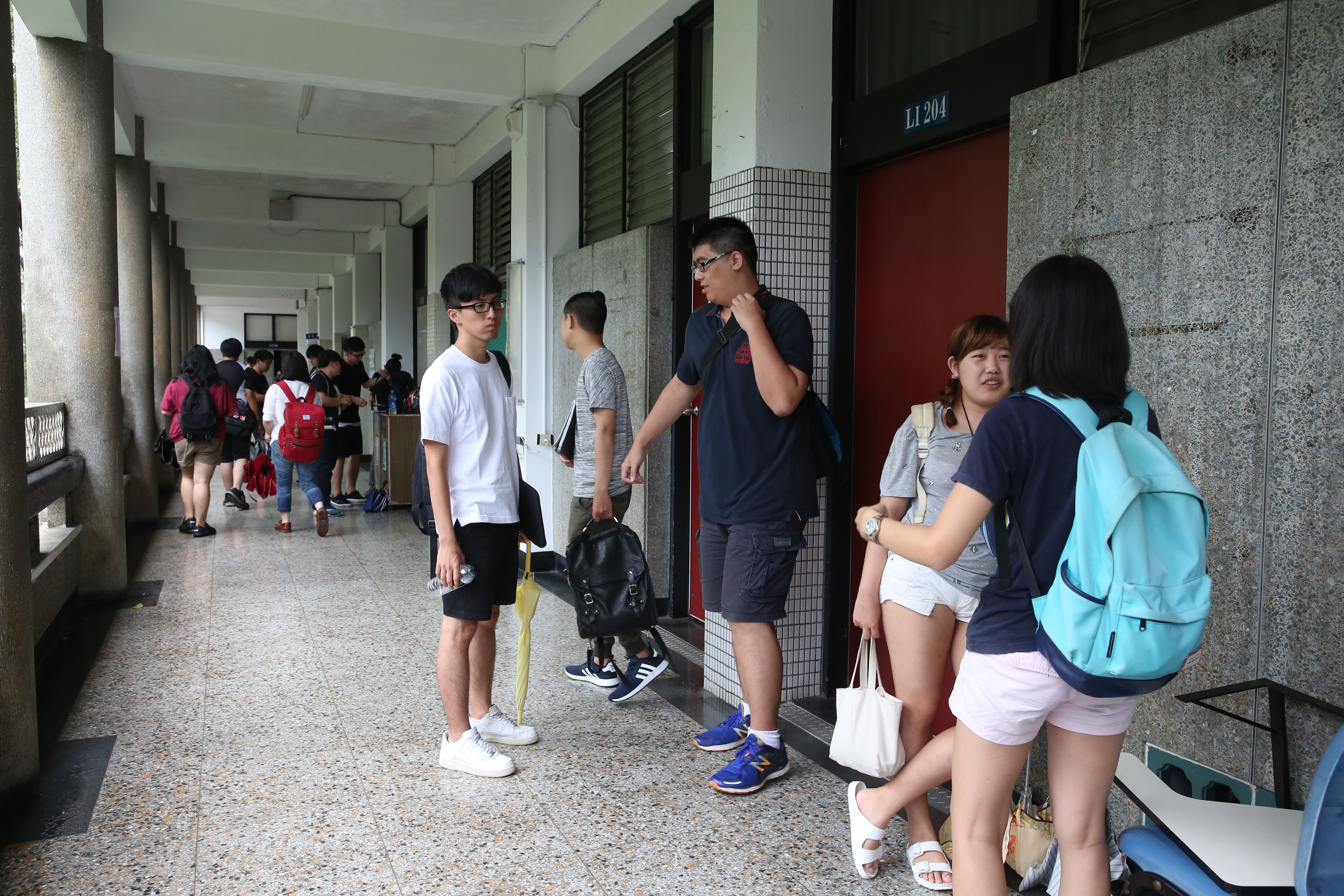 未來大專院校以上學生休學、中輟後，若申請復學時被認為有必要驗尿，都必須驗尿。