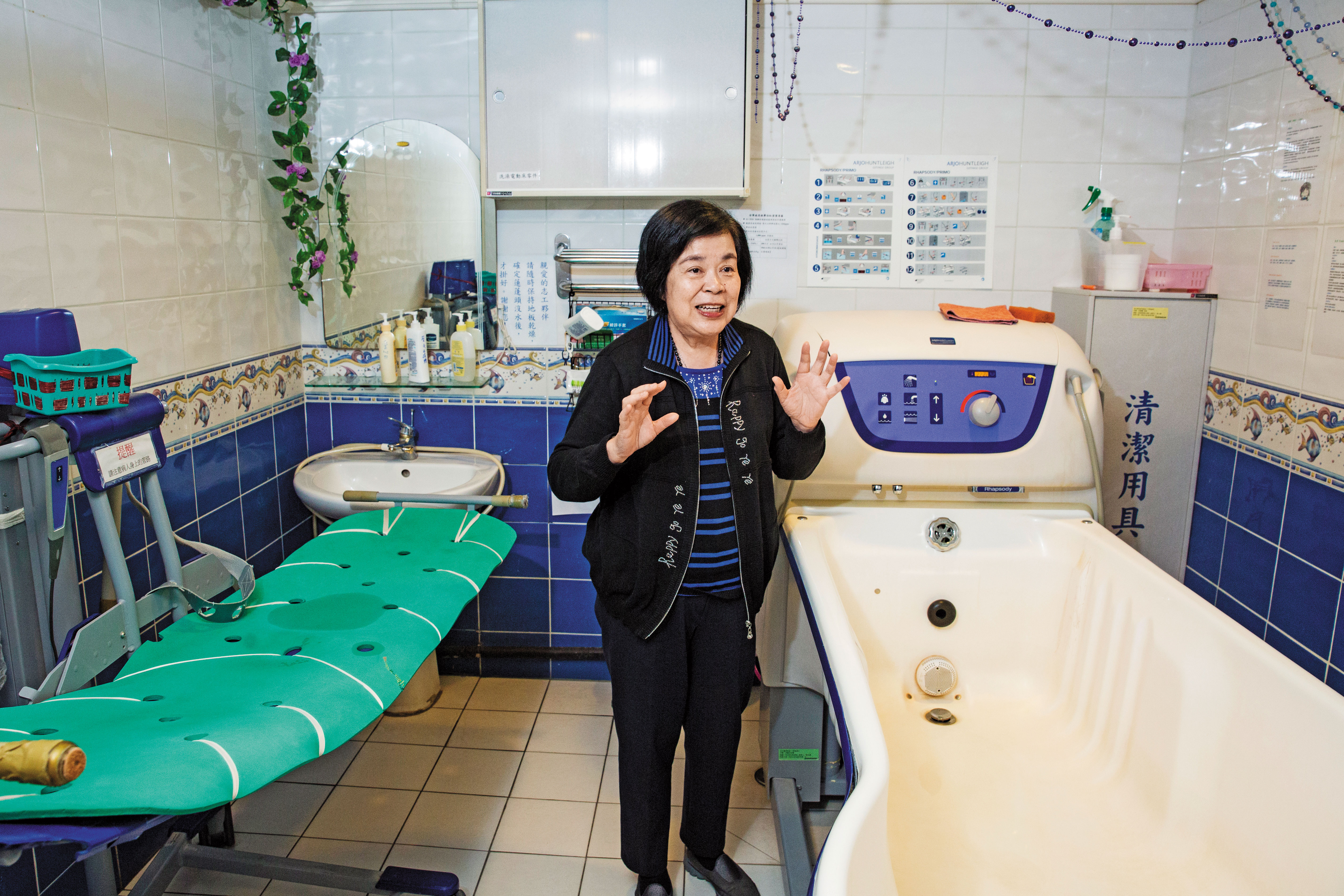 趙可式說，成大可能是全台硬體設備最弱的安寧病房，譬如能幫病人洗澡的超音波按摩機就只有1台，所幸軟體設備最佳，指的就是非常專業的醫護團隊。