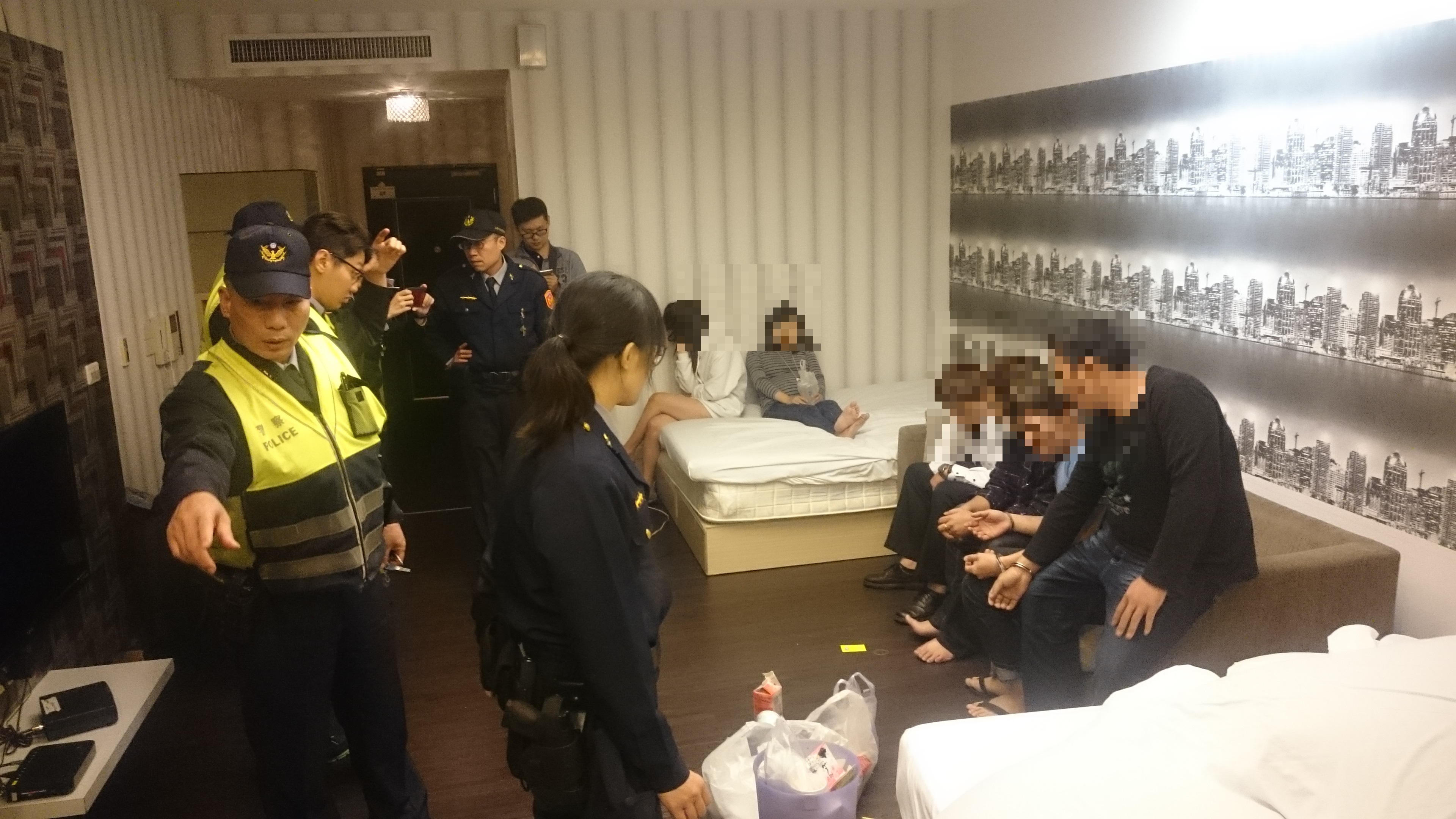 因為豬隊友報警有爭吵糾紛，讓原本的毒趴露餡遭警查獲。（警方提供）