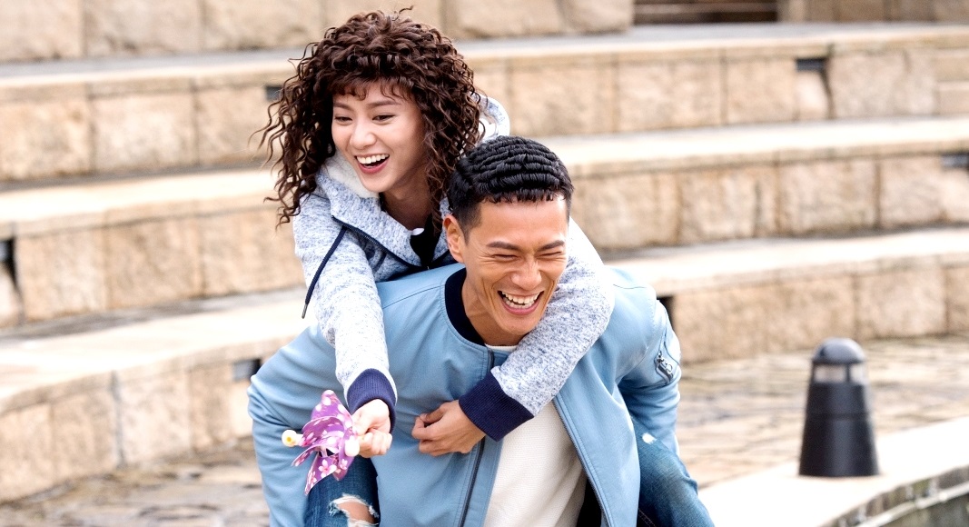 鍾承翰與豆花妹的造型台味十足,兩人看到彼此頻頻笑場。(三立提供)