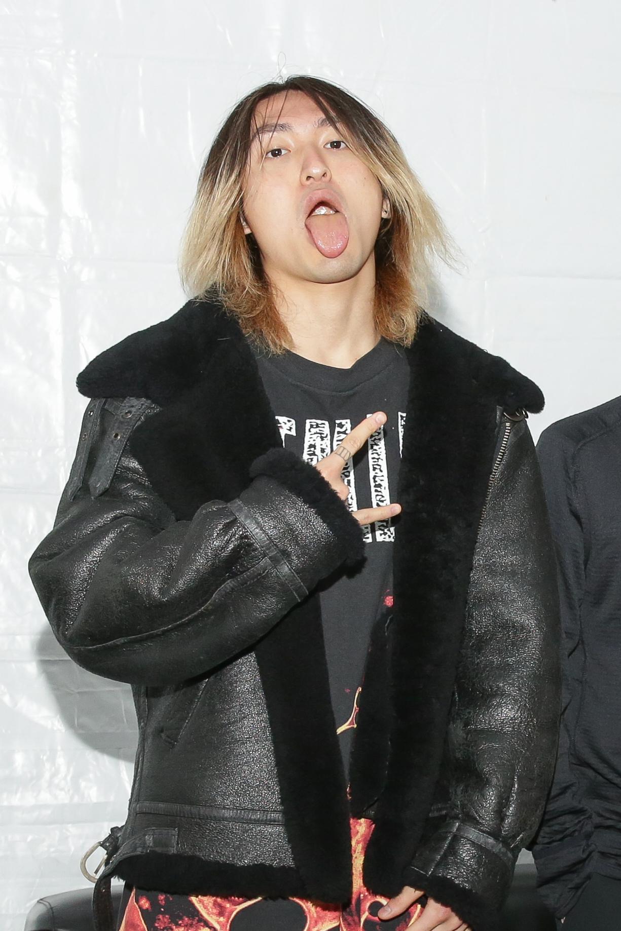 ONE OK ROCK貝斯手Ryota與加拿大搖滾小天后艾薇兒的妹妹結婚,並升格當爸,他大方表示小孩長大要談異國戀也不會在意。