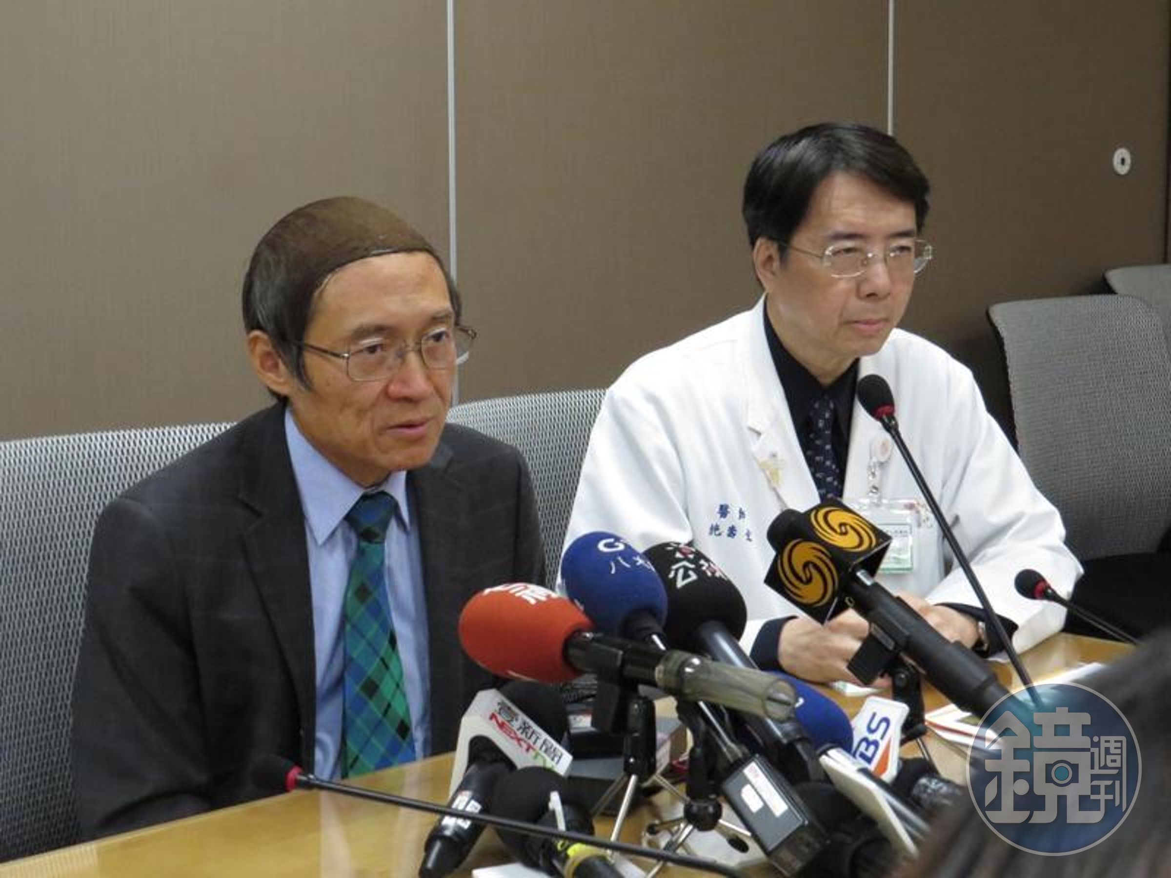 馬偕醫院董事長劉伯恩（左）1月18日遭董事會停權。