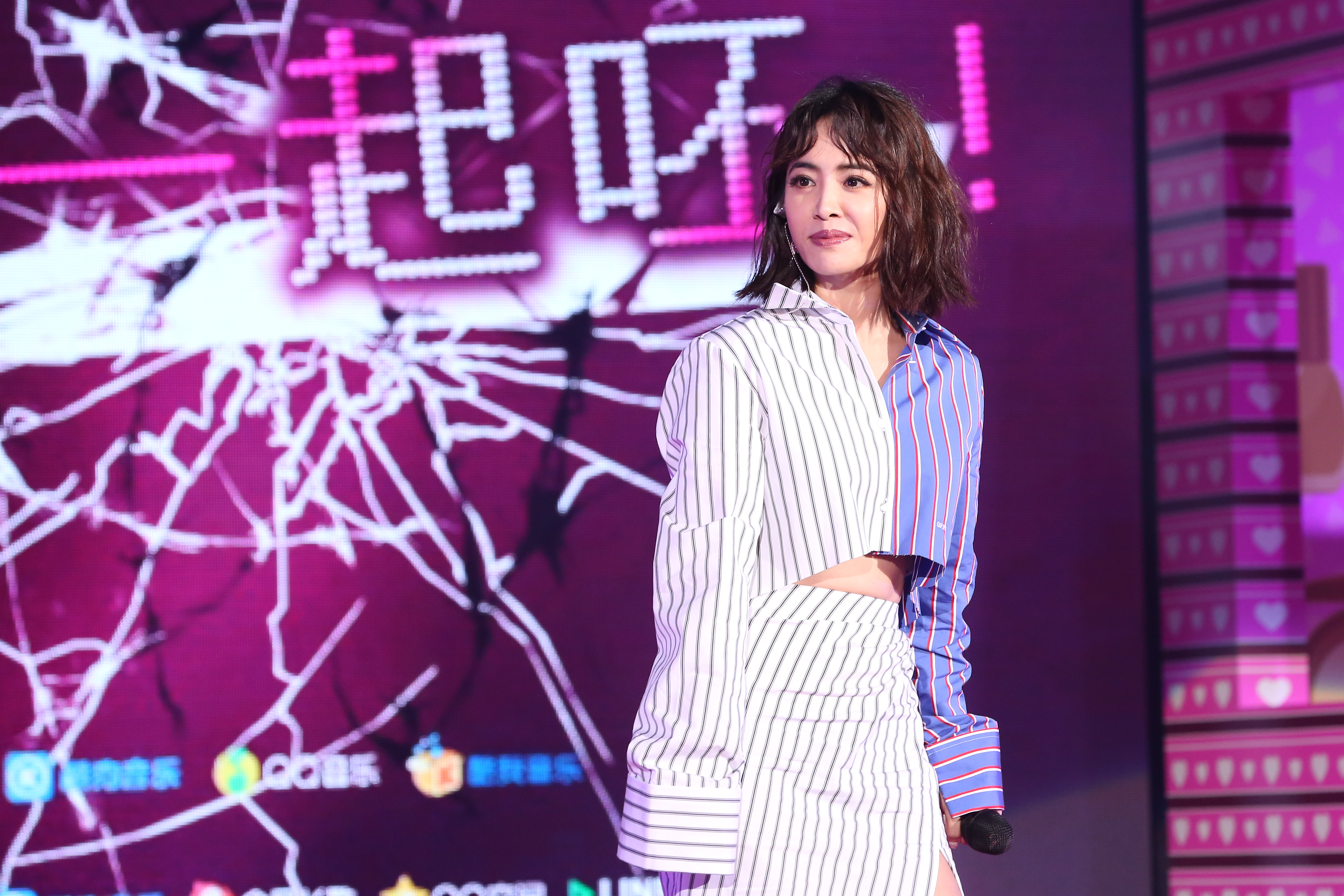 蔡依林為了怕忘詞，一早就來排練，粉絲票選出來想聽的10首歌也認真牢記。