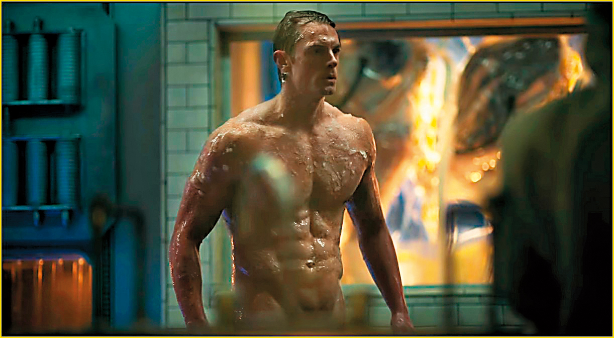 喬爾金納曼飾演死後重生的科瓦奇,開工後3天都是赤裸裸的,整齣劇也不乏大量裸露場面。