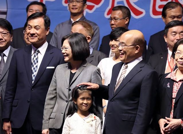 本刊調查,2月1日(週四)中午,蔡英文將邀蘇系立委到官邸便當會,但蘇貞昌並不會出席這場餐會。 (翻攝蘇貞昌臉書)