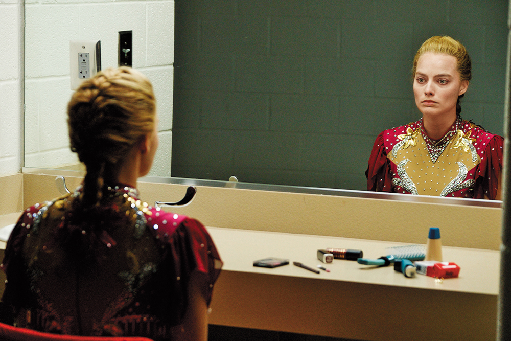 瑪格羅比演技爆發，一場獨角戲盡顯實力；電影以偽紀錄片形式在已知表面的醜聞風波外，也提供了內省的觀點。（海樂提供）