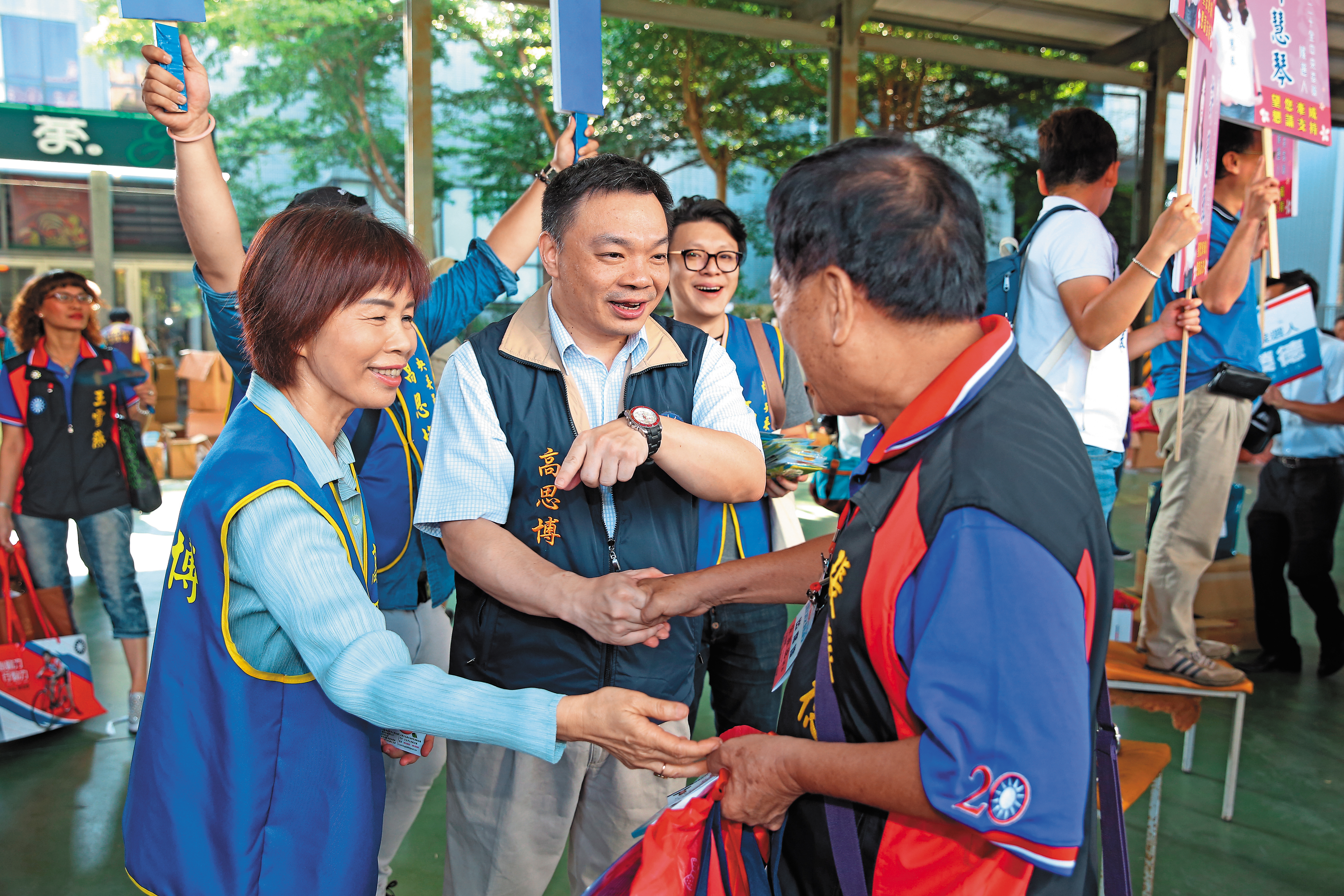 前立委高思博（中）傳出被吳敦義欽點參選台南市長，由於高是朱立倫的妻舅，朱也傳出支持前台南市警察局長陳子敬，吳、朱再度過招。