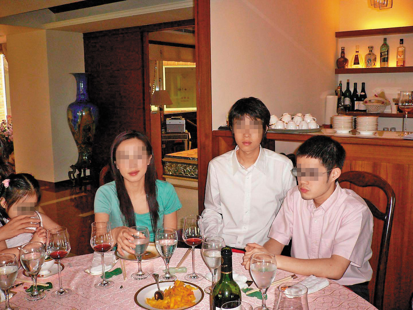 羅福助現與二房女兒羅紹綺、羅祥綺住在深圳豪宅。（讀者提供）