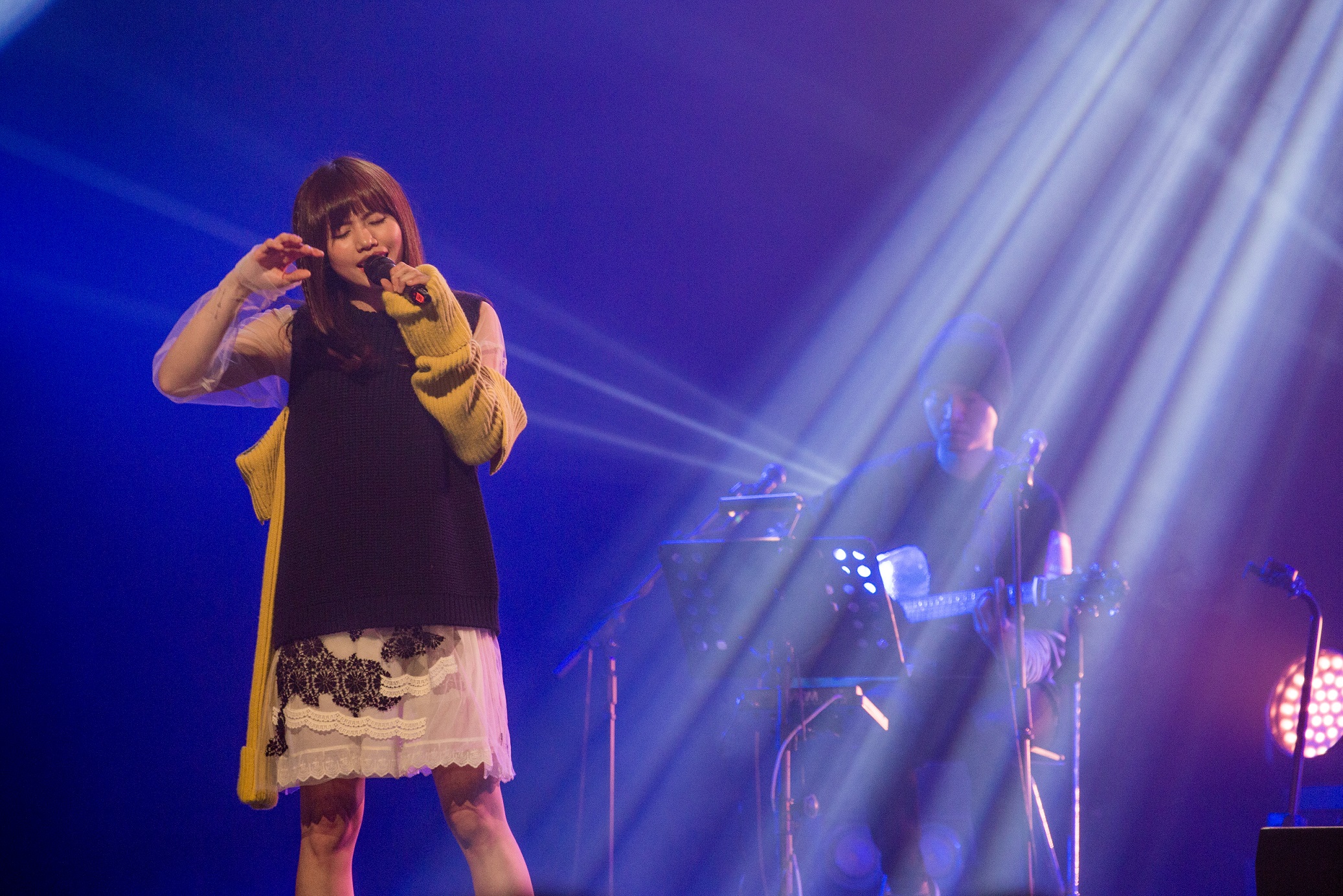 吳汶芳回高雄演唱，沒想到一開口大喊就破音。（福茂提供）