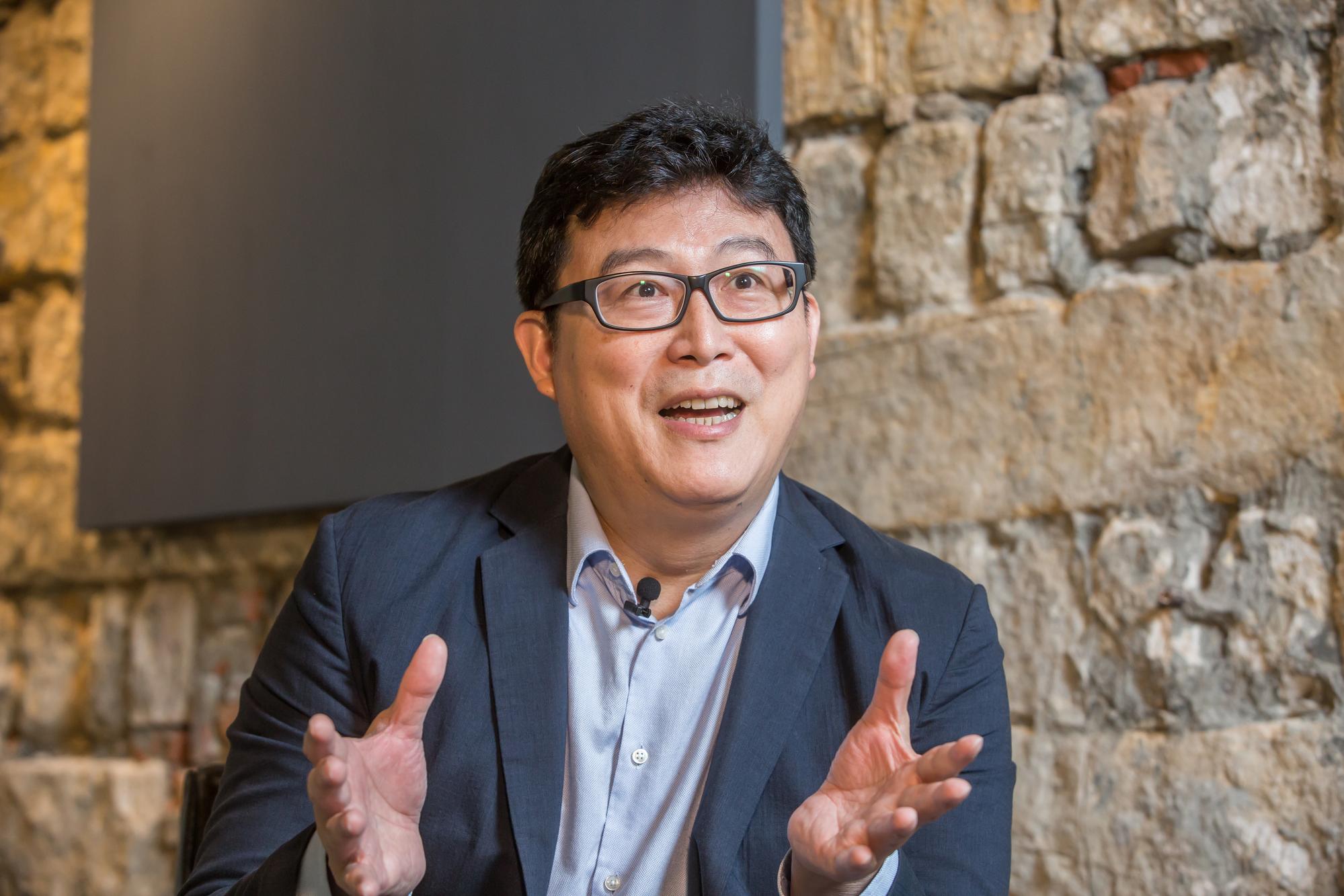 姚文智意外獲得姚立明鐵口支持。