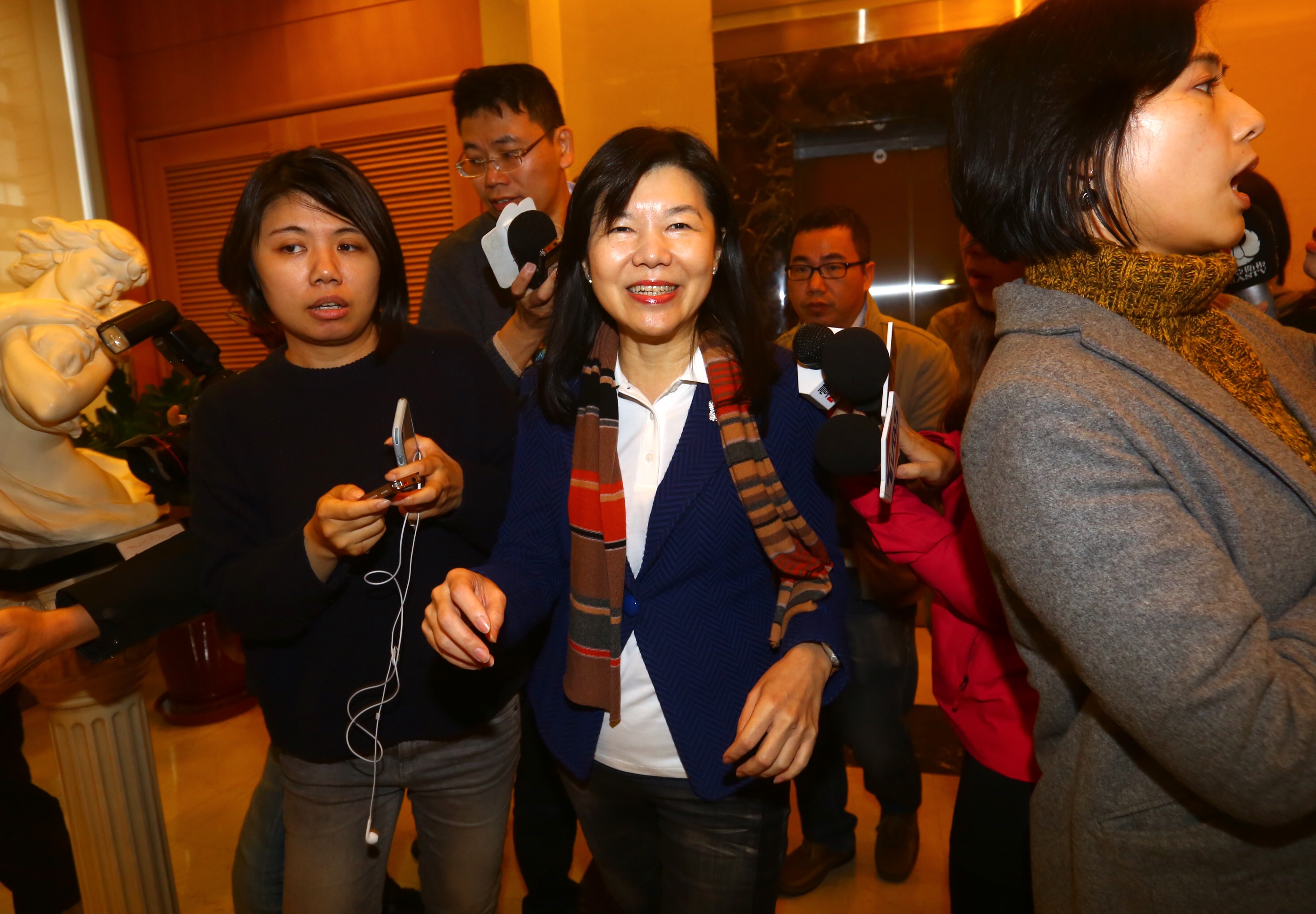 潘維剛認為此行政契約形同清算抄家滅族，主張由回歸司法處理，保住婦聯會資產不受到政府威脅。