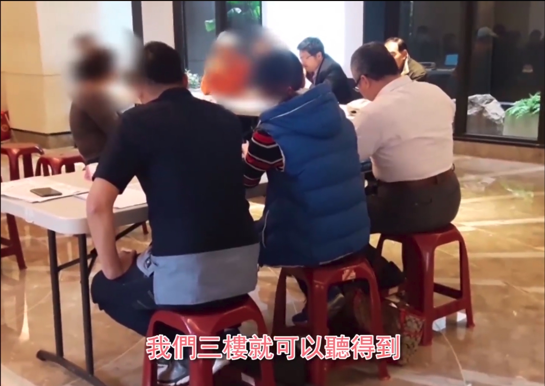 有位男性住戶表示，「8樓人家拖個椅子，我們3樓就可以聽得到。」（翻攝自Hong Kong Attitude 香港態度臉書）