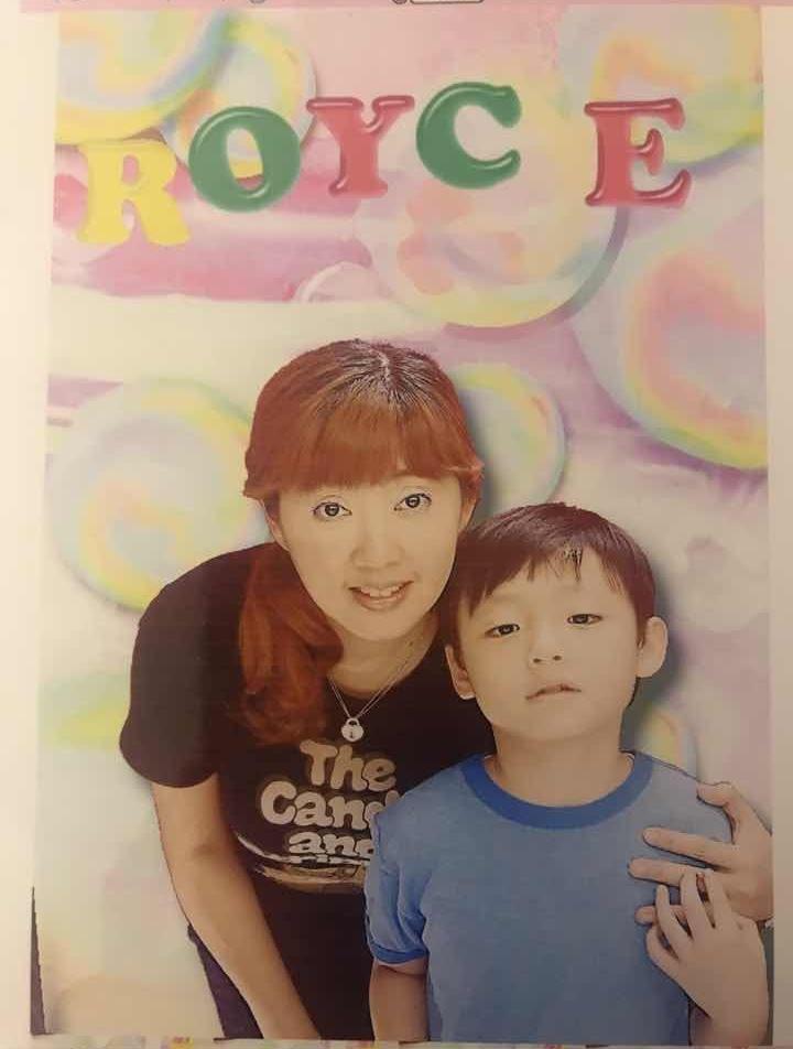 Royce的重度自閉症除了智力停滯不前，還有語言困難，身為重度自閉症兒的母親，倪詩蓓十幾年來從沒放下的一天。（翻攝自倪詩蓓微博）