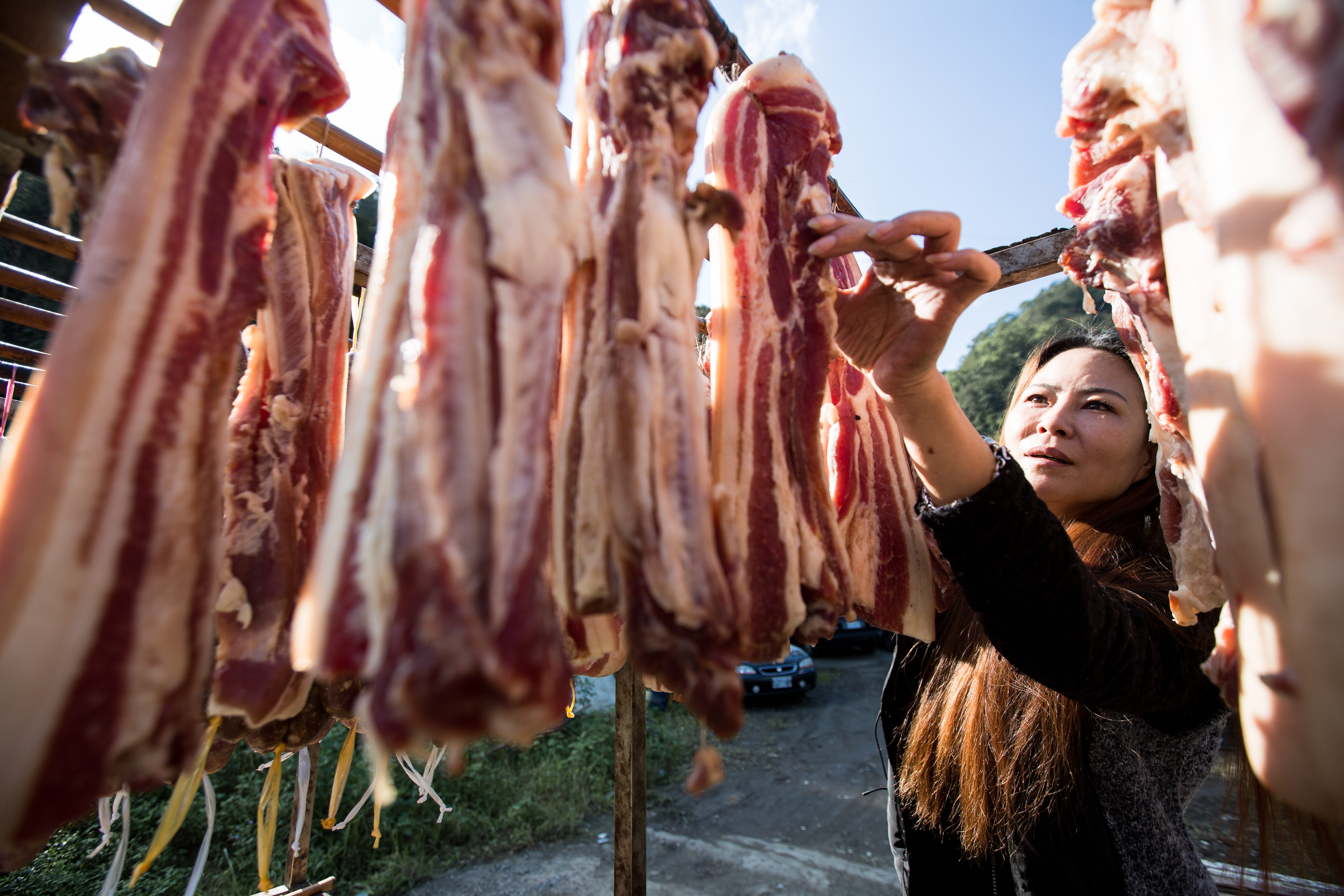 蕭冰20多歲就創業，賣過麵包、開超市，創業的大起大落，練就她特別堅強的韌性。