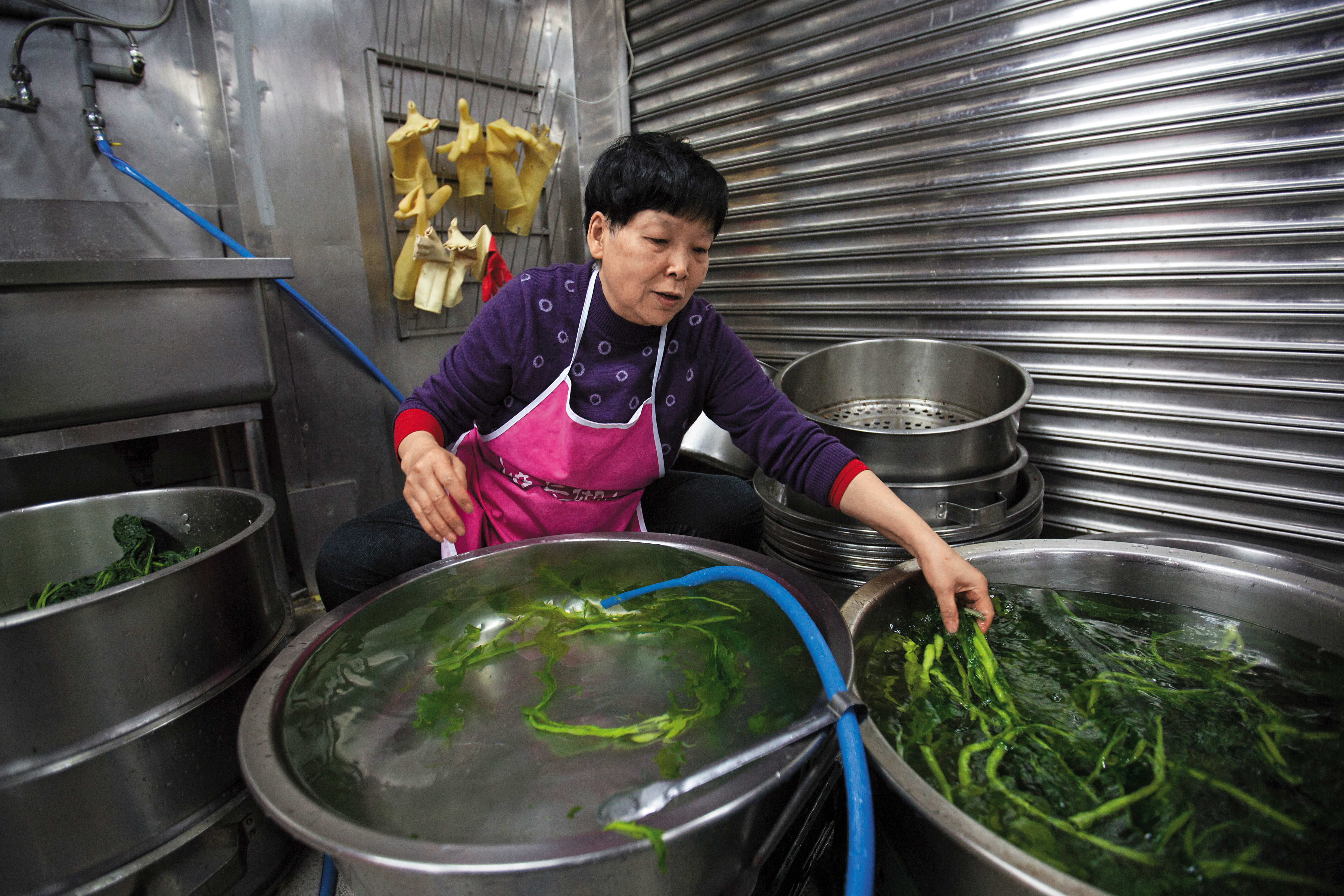 朱億長是工作狂又生性龜毛，對工作中的每個環節都要求一絲不茍。