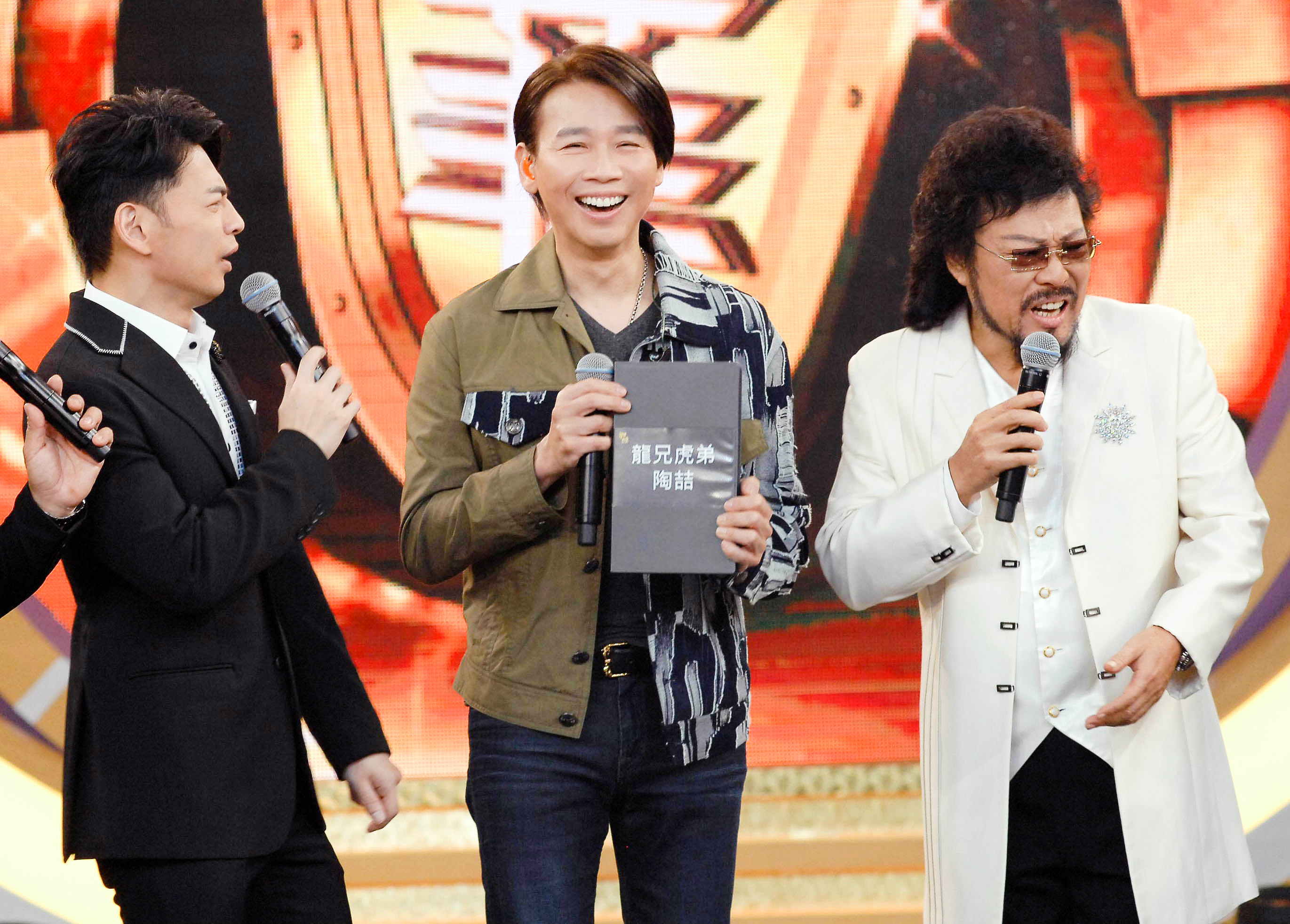 陶喆回憶剛出道時上張菲的《龍兄虎弟》還是爸爸陶大偉陪他去的。(華視提供)