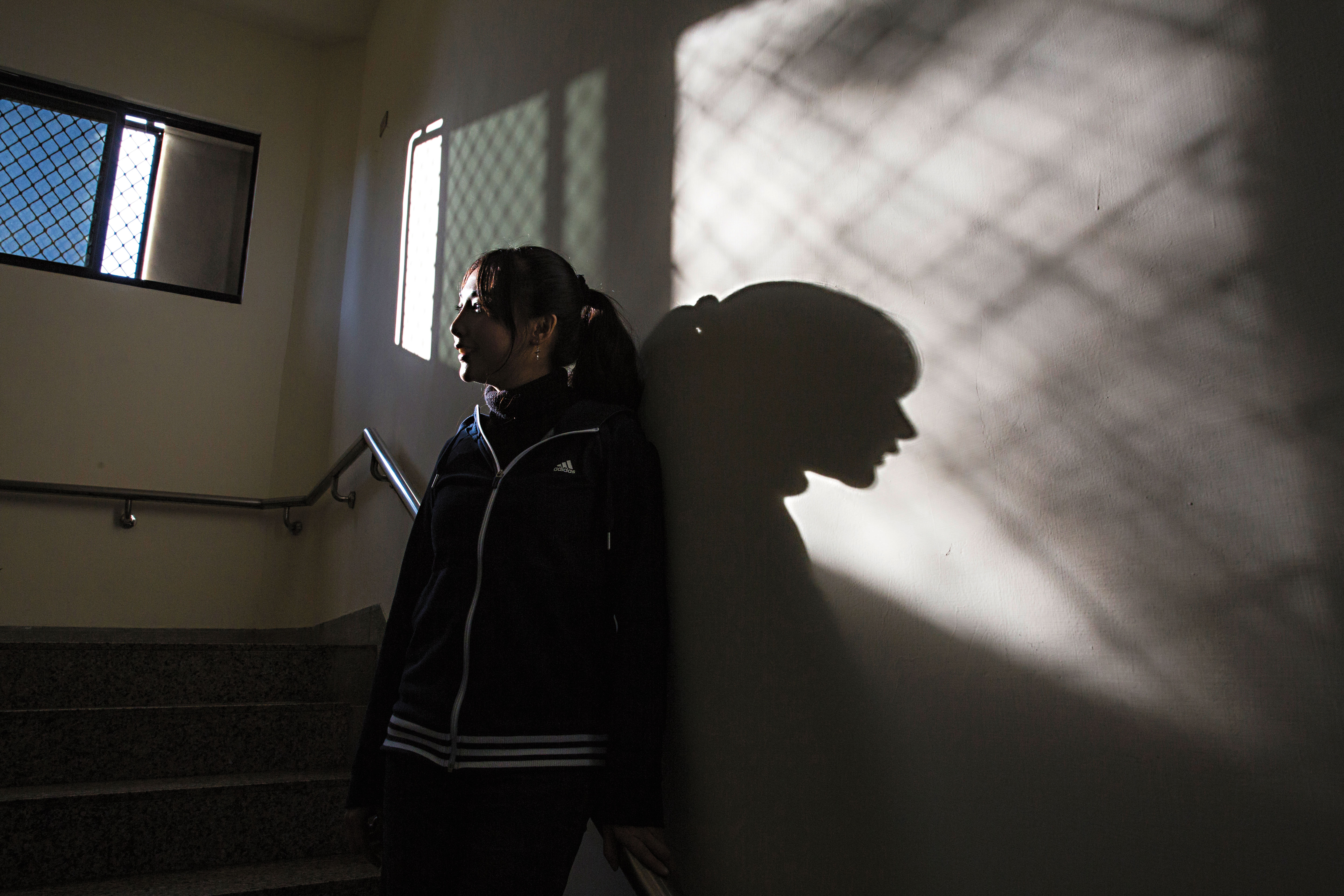 簡碧燕在假釋期間，每個月都要到地檢署和觀護人會談一次，確保回歸社會後的適應能力。圖為士林地檢署樓梯間。