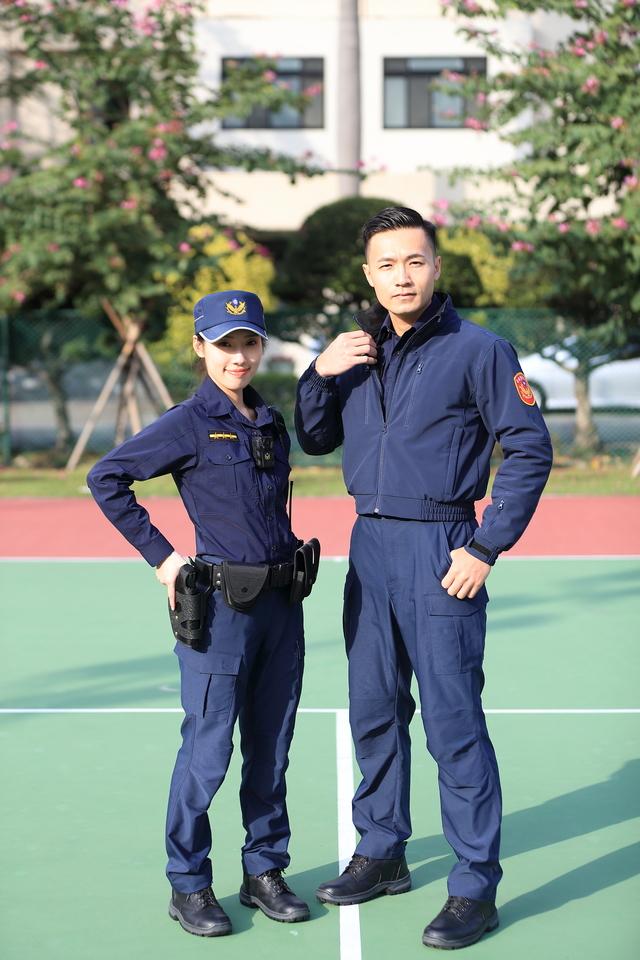 警政署舉辦新警察制服票選，由藏青色帥氣勝出。（警政署提供）
