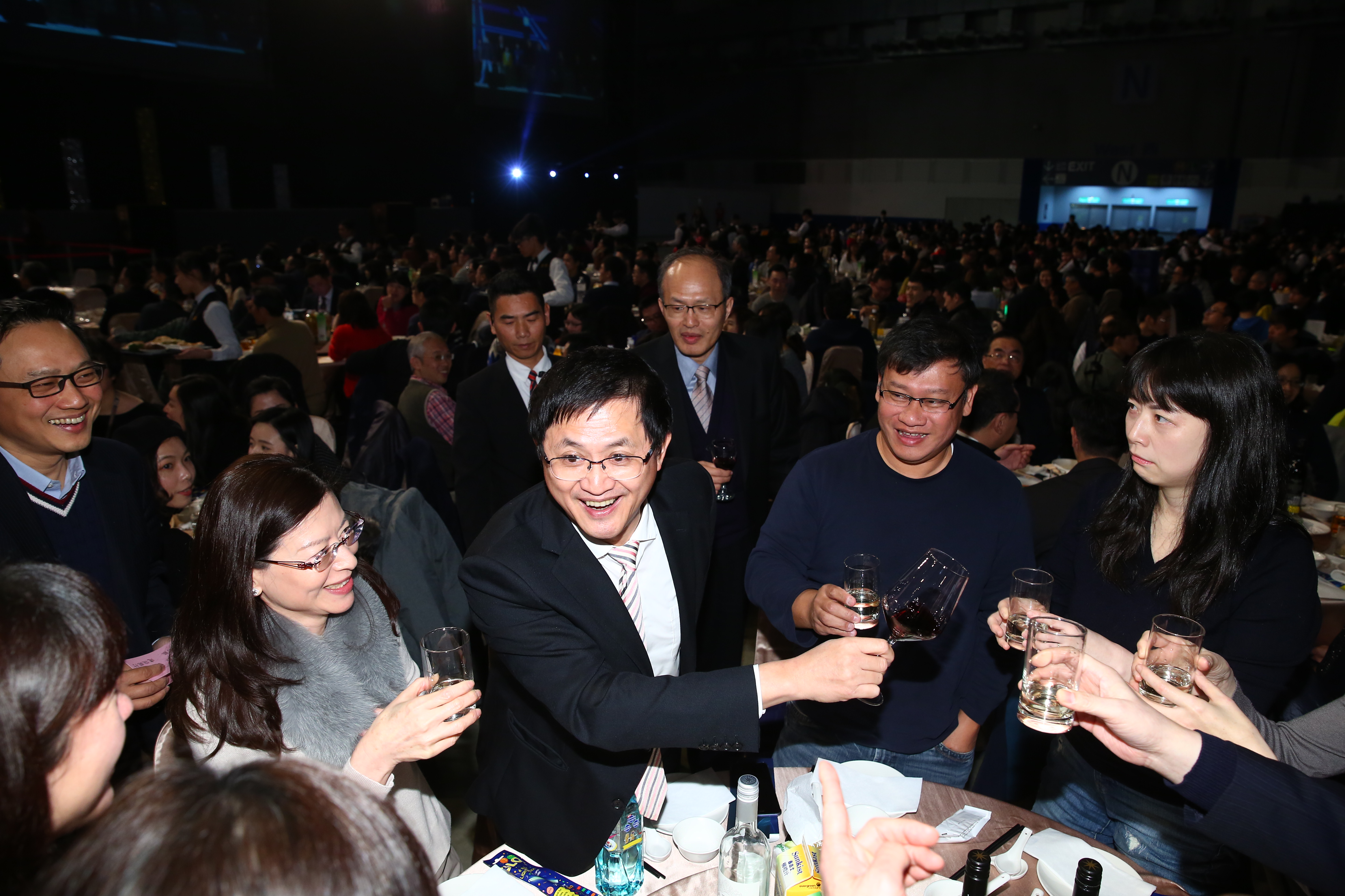 和碩董事長童子賢致詞表示,2017年是高低起伏的一年,期待2018年會是旺旺報喜、腳踏實地、堅定執行的一年。