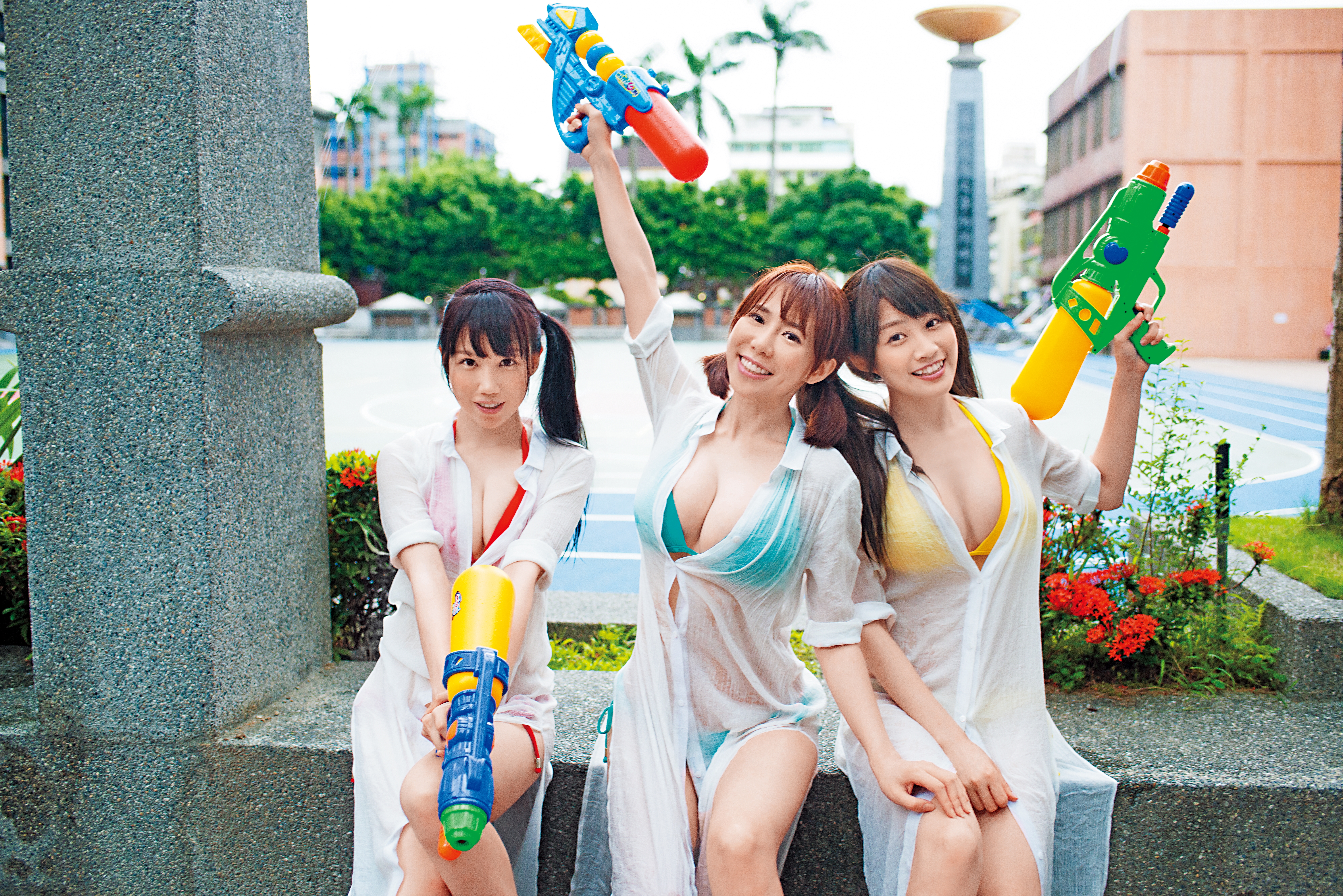 伊梓帆出寫真不露點，但是互尬E奶的賣相，在網上造成不少話題，也有很多粉絲追隨。（尖端提供）