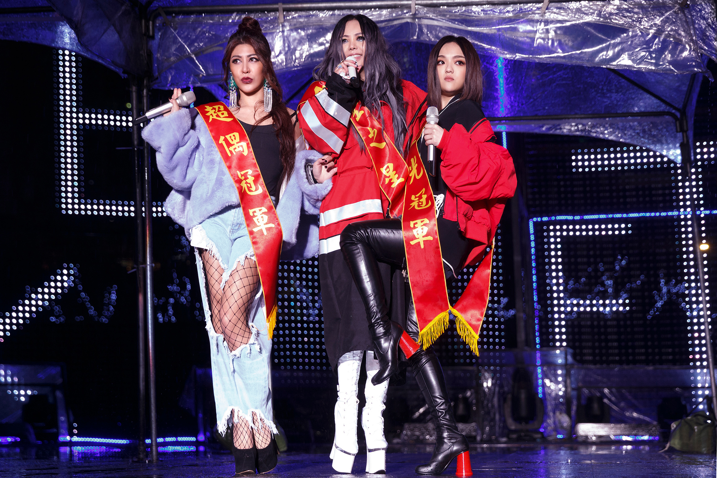 張惠妹攜手艾怡良、徐佳瑩首度公開獻唱〈傲嬌〉。（EMI提供）