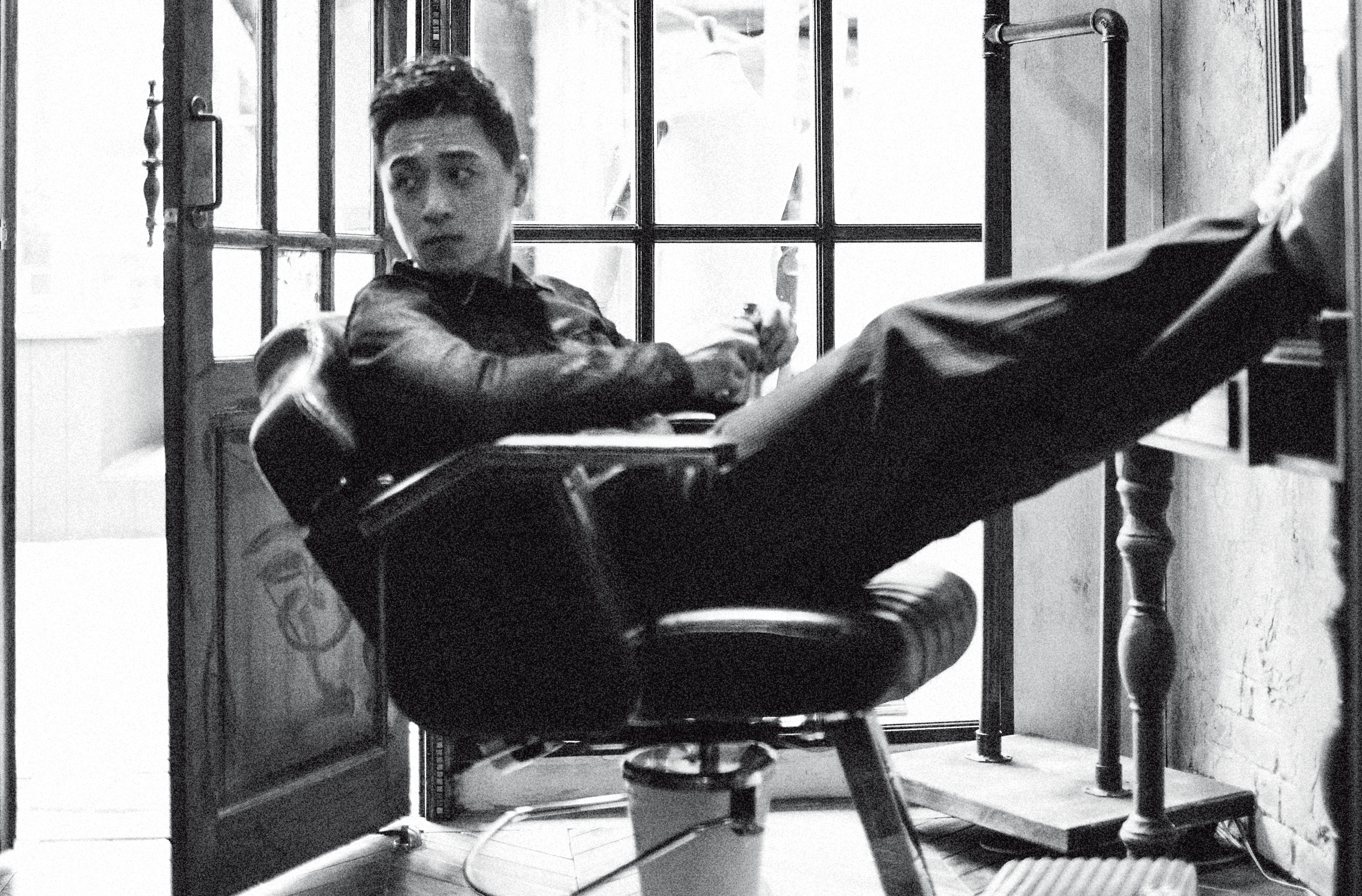 為什麼對真實的癮頭這麼重？他說：「我本身是沒有什麼才華的人，只能把真實努力給人家，看能不能換得信任跟願意。」