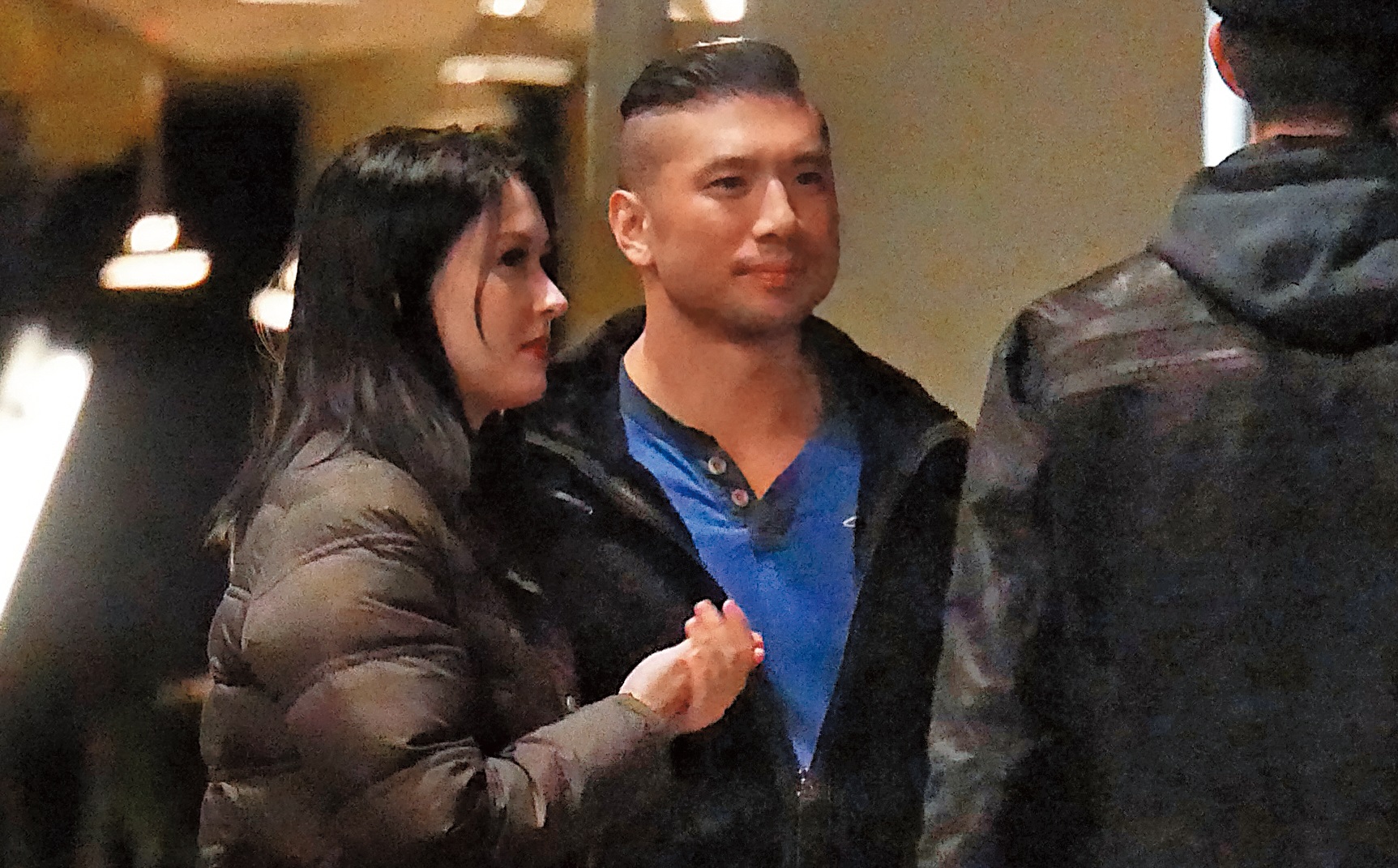 本刊直擊邱品叡凌晨與女伴現身夜店，身形明顯大了一號，跟昔日的肌肉小狼狗形象大不相同。