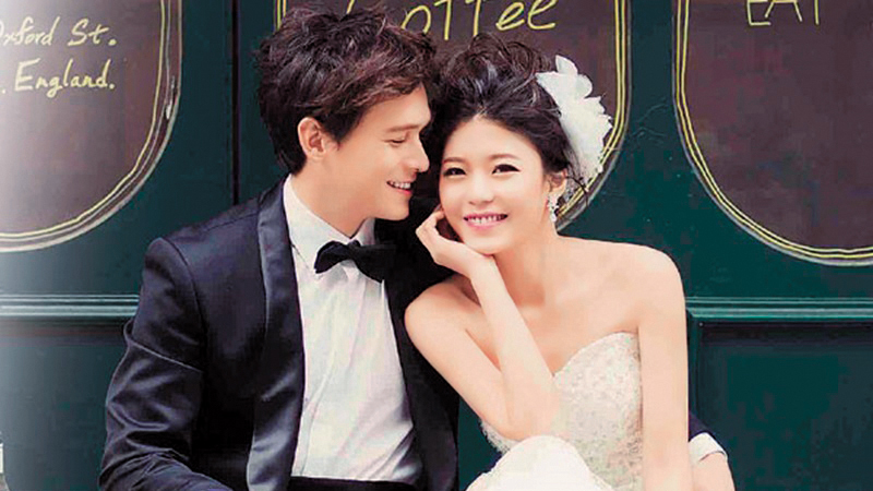 倪安東與妻子Vivi在2010年結婚後，一直到2014年才公開，並於隔年補拍婚紗，如今對簿公堂。（翻攝自倪安東臉書）