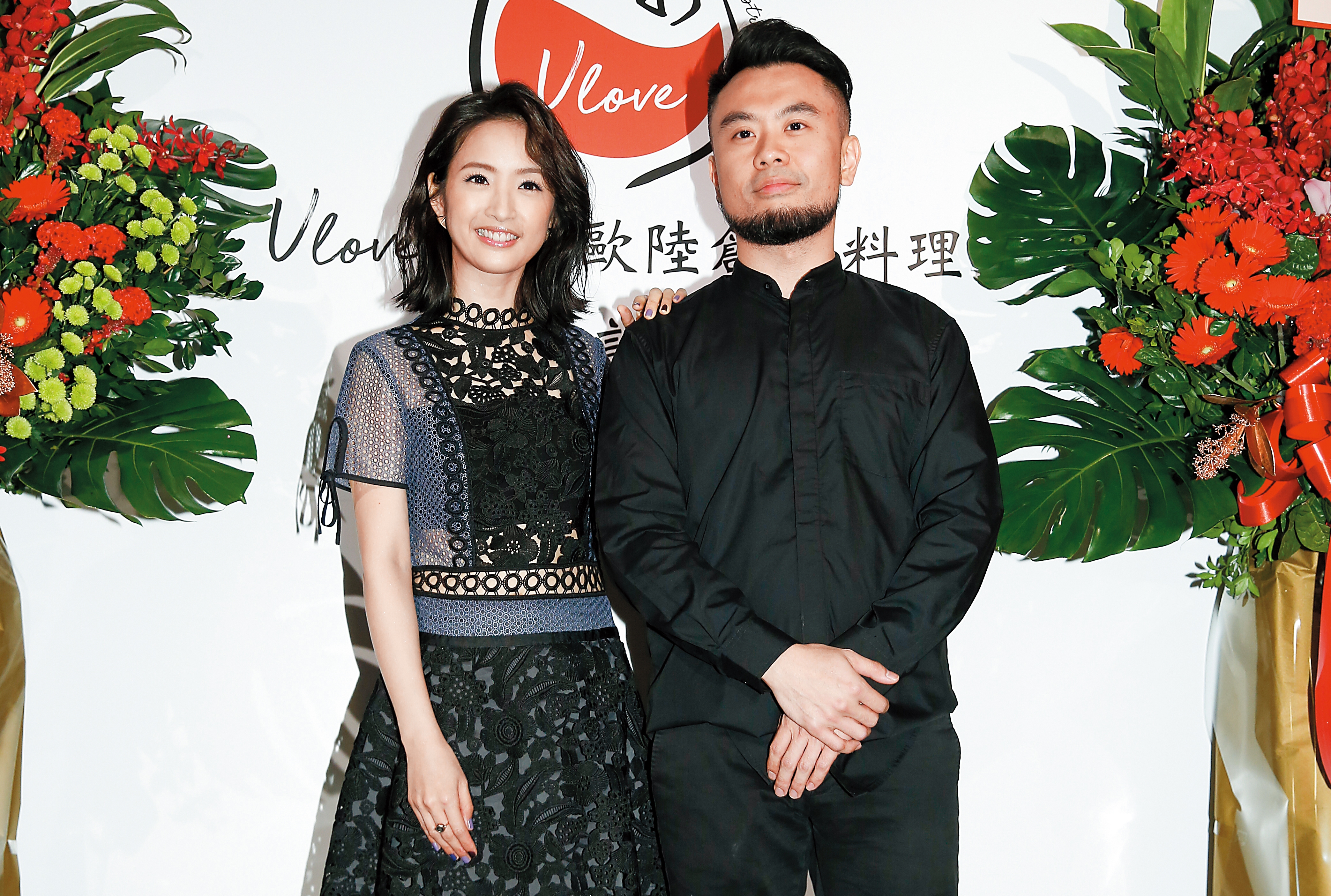 林依晨替弟弟林維聖的餐廳開幕站台。