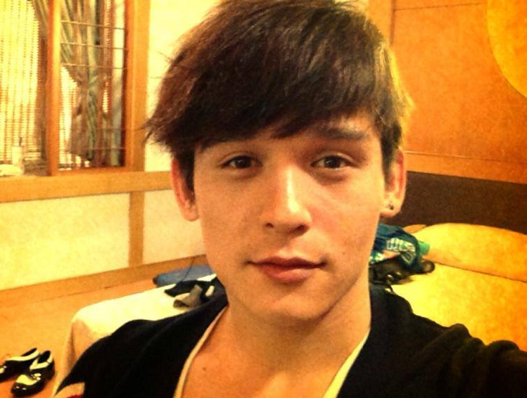 倪安東把妹的手法逐日精進，無辜大眼加上靦腆的笑容，讓許多女粉絲傾心。（翻攝自倪安東臉書）