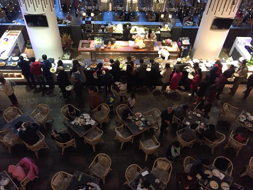 知名美侖飯店也謠傳樓歪，美侖飯店集團長媳何如芸7日清晨在臉書po文闢謠。（取自何如芸臉書）