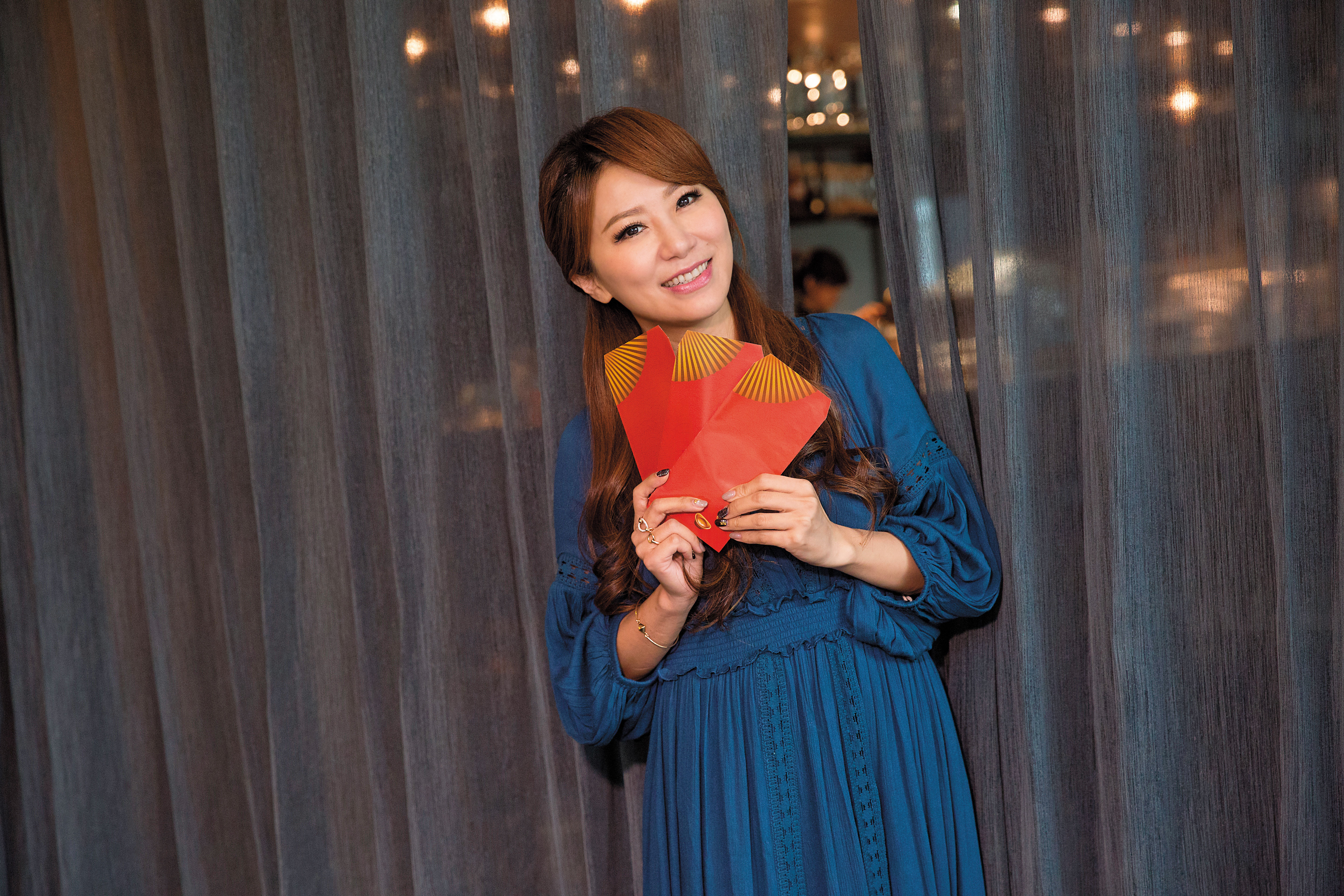 美麗人妻佩甄理財有方，旺夫運在演藝圈蔚為佳話。