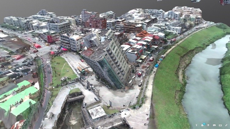 花蓮強震後，雲翠大樓現場的3D模型。