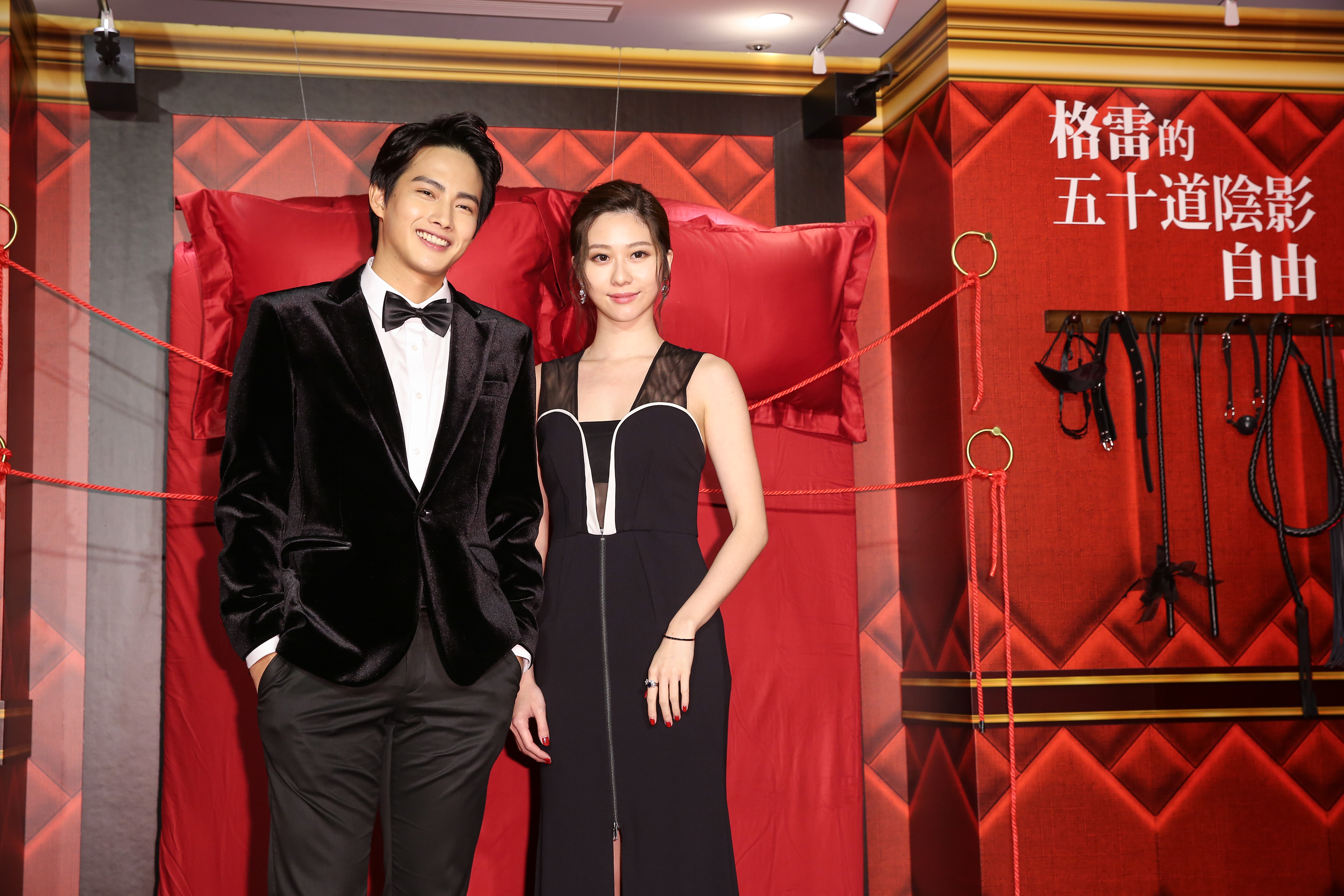 張景嵐（右）的打扮是向片中的「格雷太太」致敬，張庭瑚則對「臣服者」印象深刻。