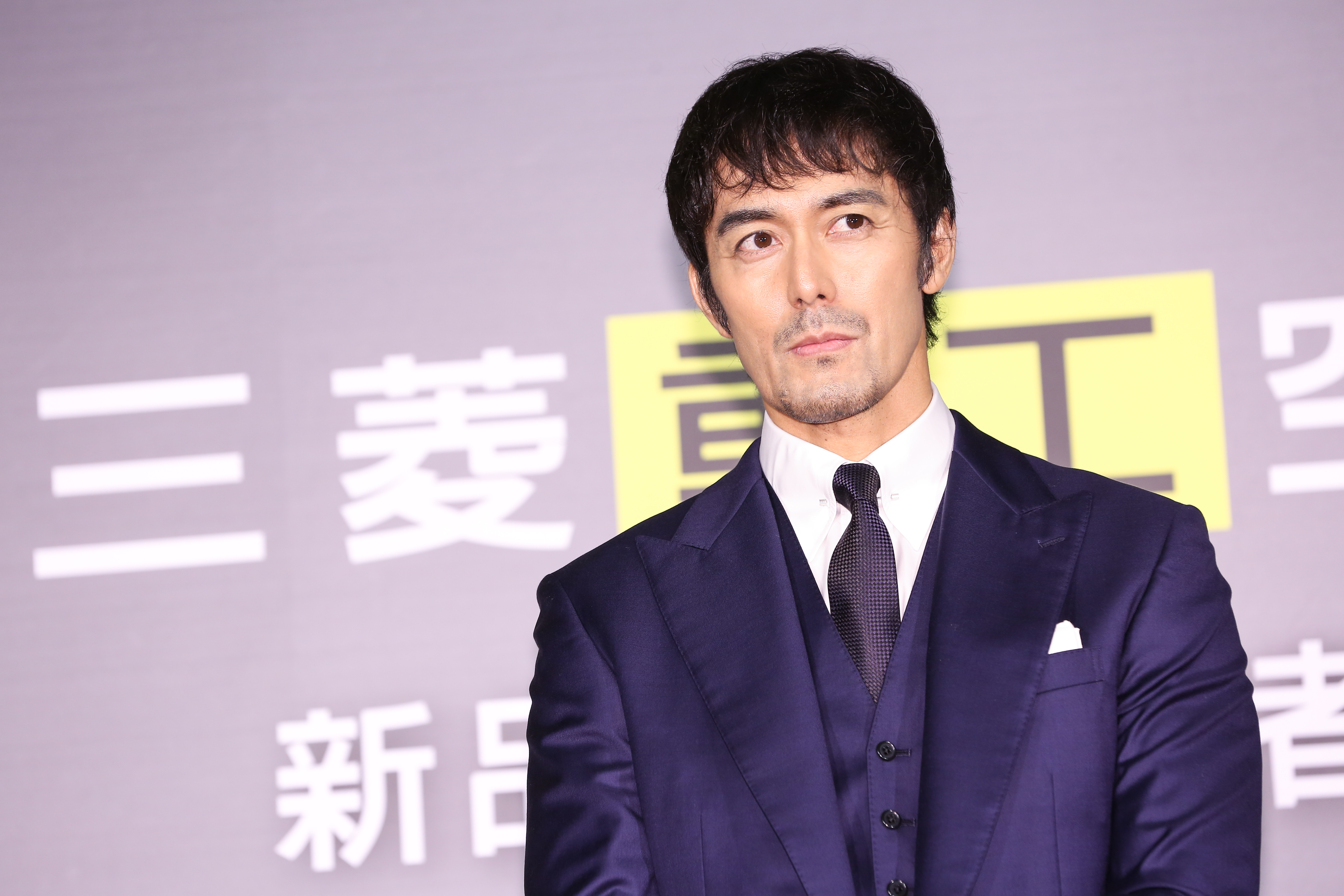 日星阿部寬個人捐出1,000萬日幣（合台幣270萬元）賑災，希望大家能早日回復正常生活。