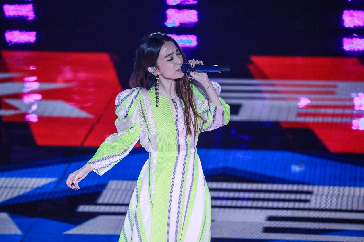 田馥甄以〈小幸運〉登上2018年湖南衛視跨年演唱會，視頻在網路廣為流傳，可惜詞曲作者卻收不到該有的版稅。（東方IC）