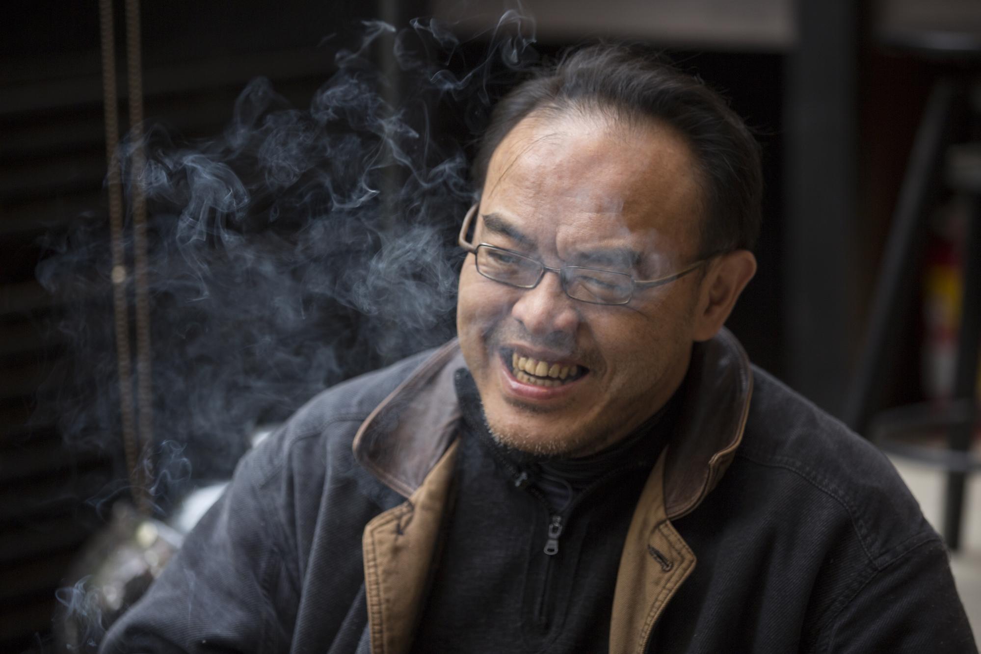 「憂鬱症和寫作碰到人性的深層創傷，其實是兩回事。寫小說的人身體素質要很好，才能像潛水艇高壓艙進到海裡，再上岸寫出來。」駱以軍說。