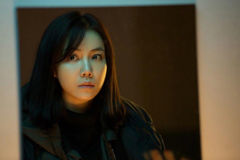 睽違小螢幕4年，金玉彬這回在《小神的兒女》中飾演擁有神奇超能力的女刑警。（CHOCO TV提供）