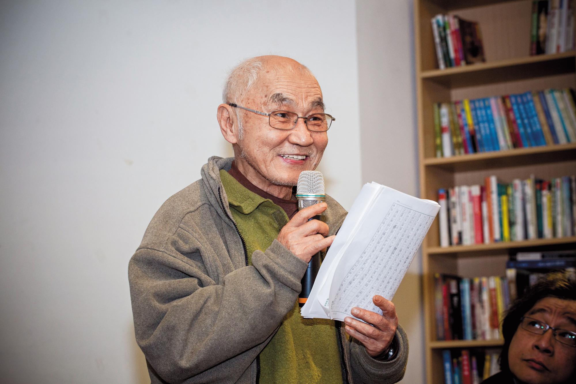 返台後黃文雄當過台灣人權促進會會長、國際特赦組織台灣總會理事長，儘管因病大腦認知功能不斷退化，眼睛也罹患黃斑部病變，他仍持續參與社運，前幾年的苗栗大埔案他也參與抗爭。