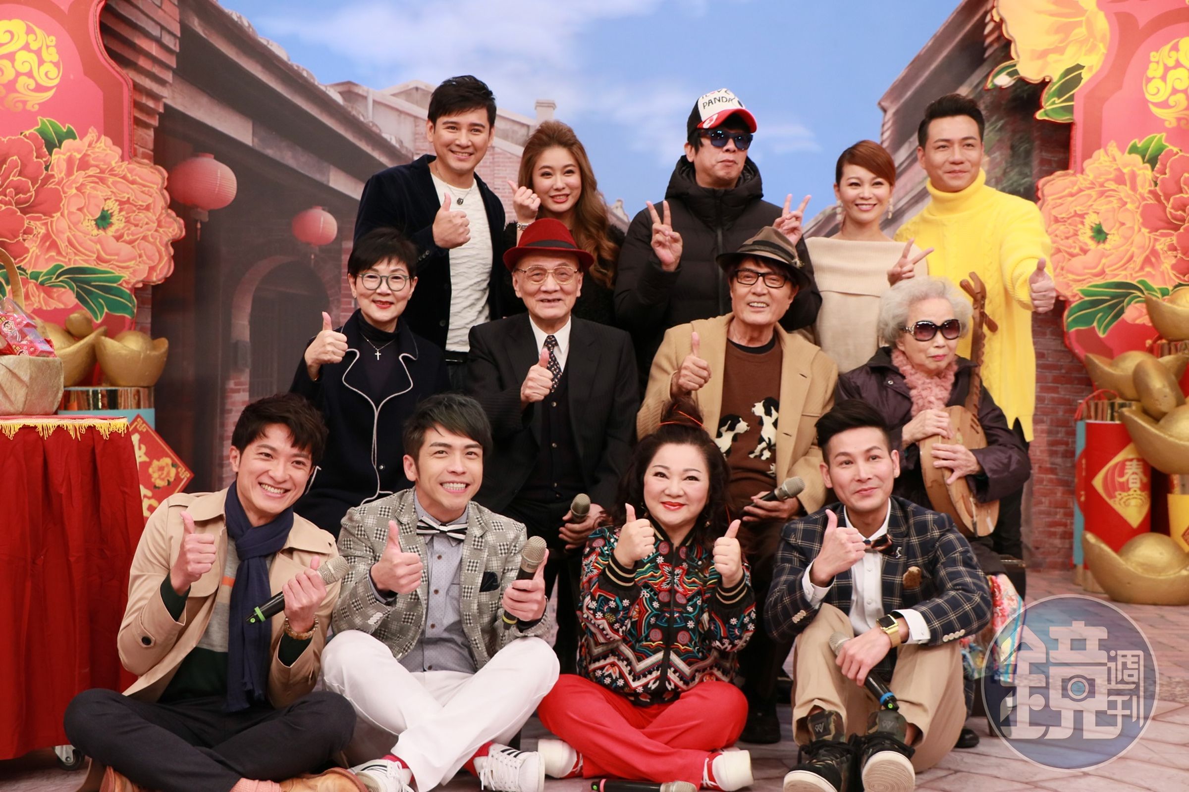 白冰冰（前排右二）今錄《新春旺旺冰冰Show》過年特別節目。（中視提供）