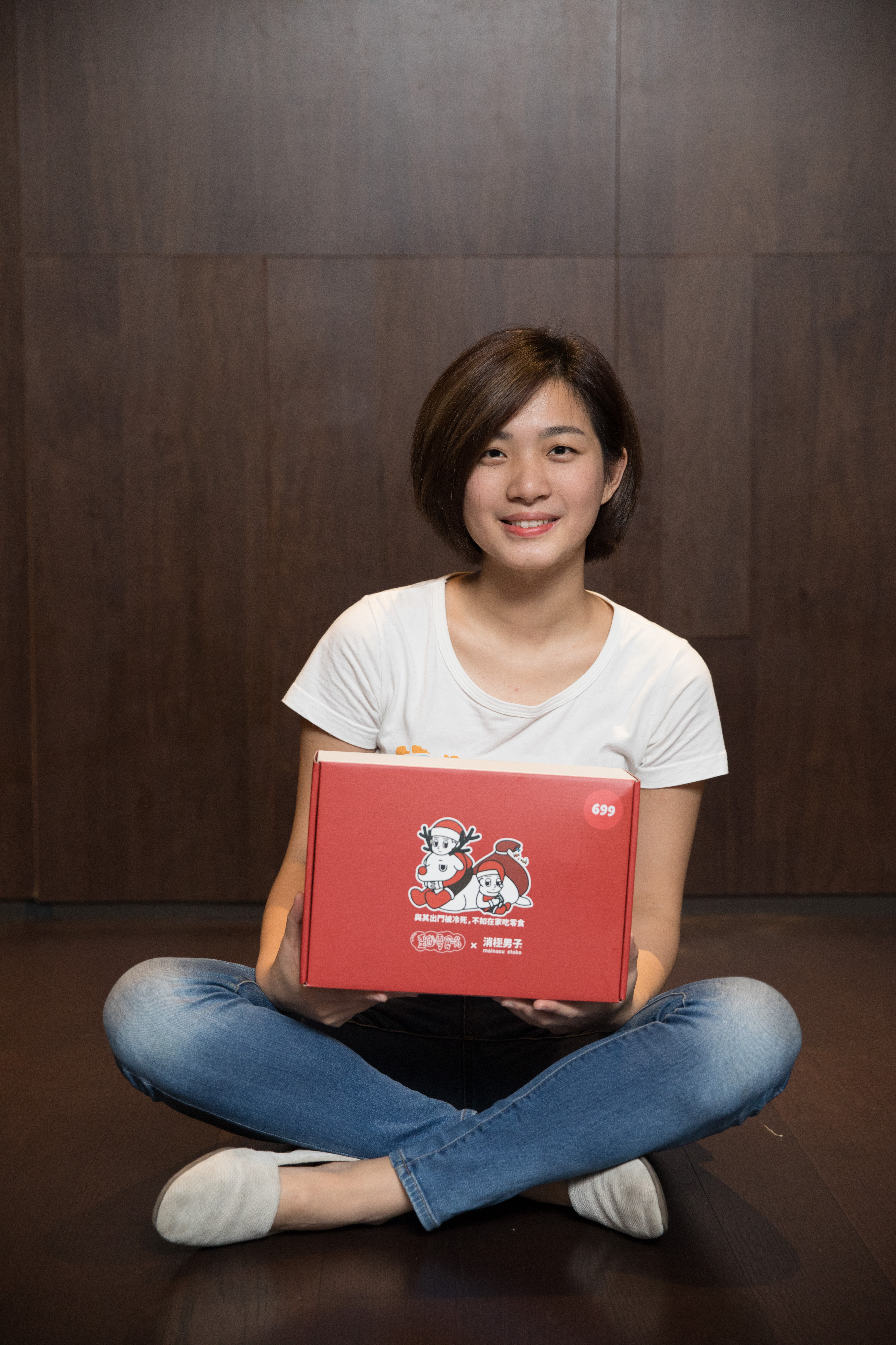 「歪國零食嘴」創辦人范瑄是土耳其語文學系畢業，大學時即發現國際零嘴的潛在市場。